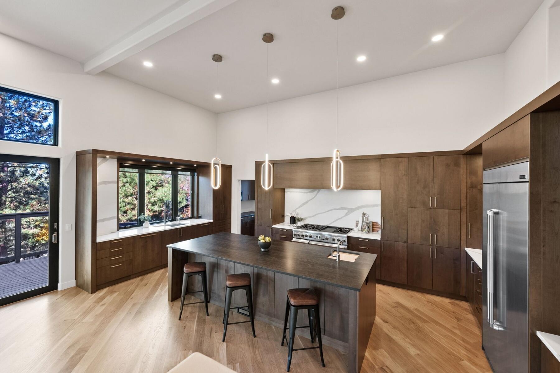 2803 NW Starview Drive