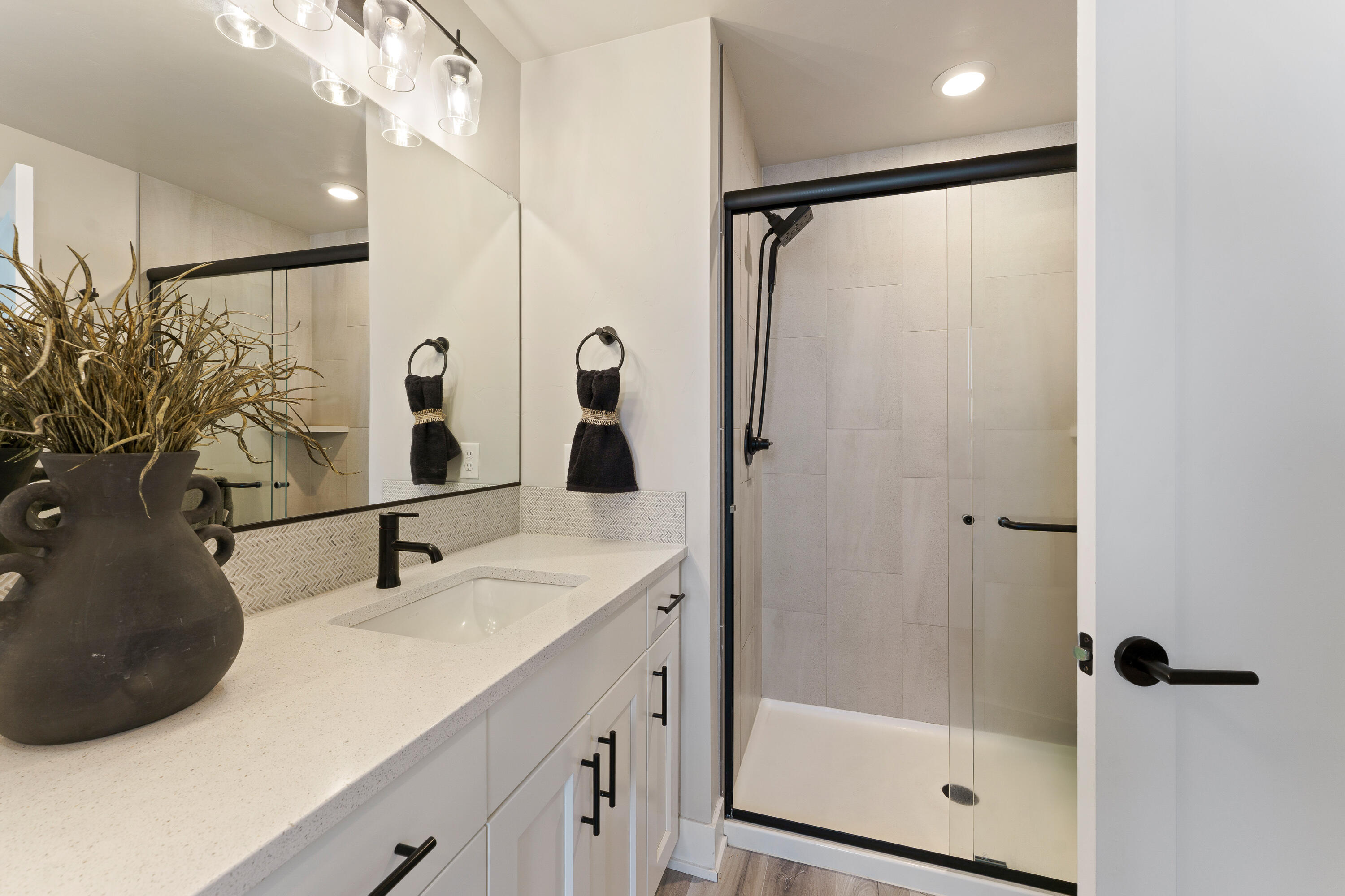 3771 NE Tellus Drive