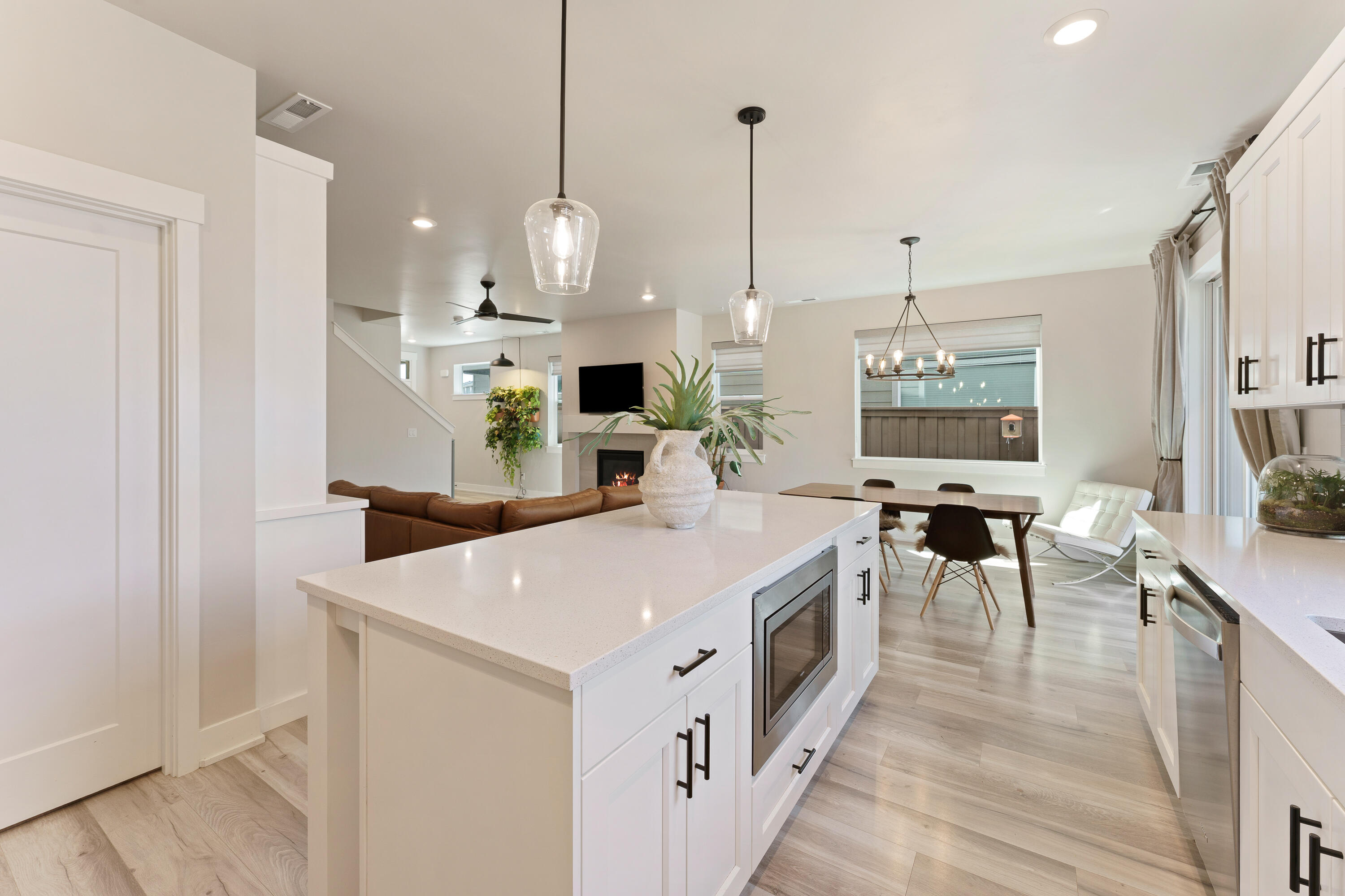 3771 NE Tellus Drive