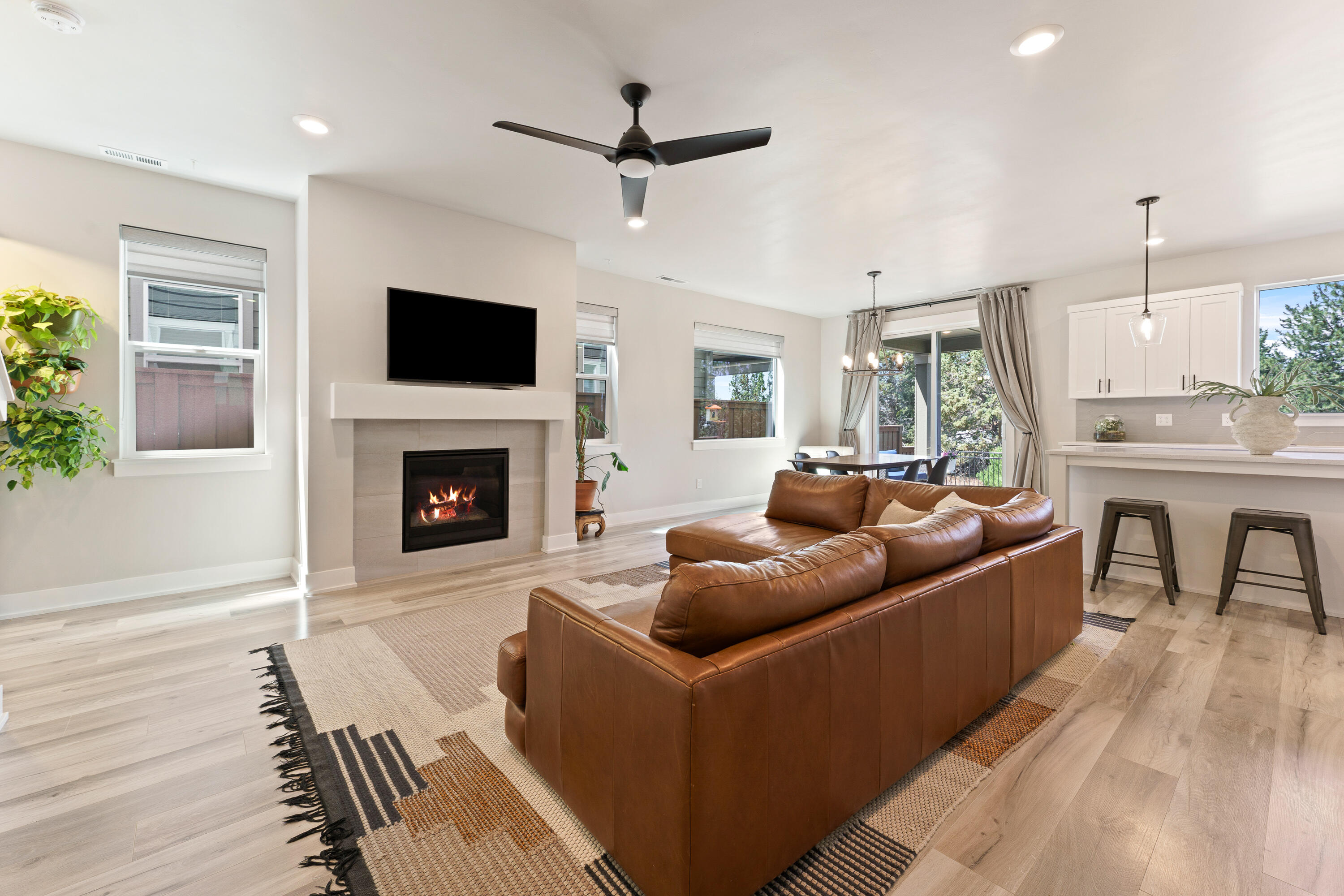 3771 NE Tellus Drive