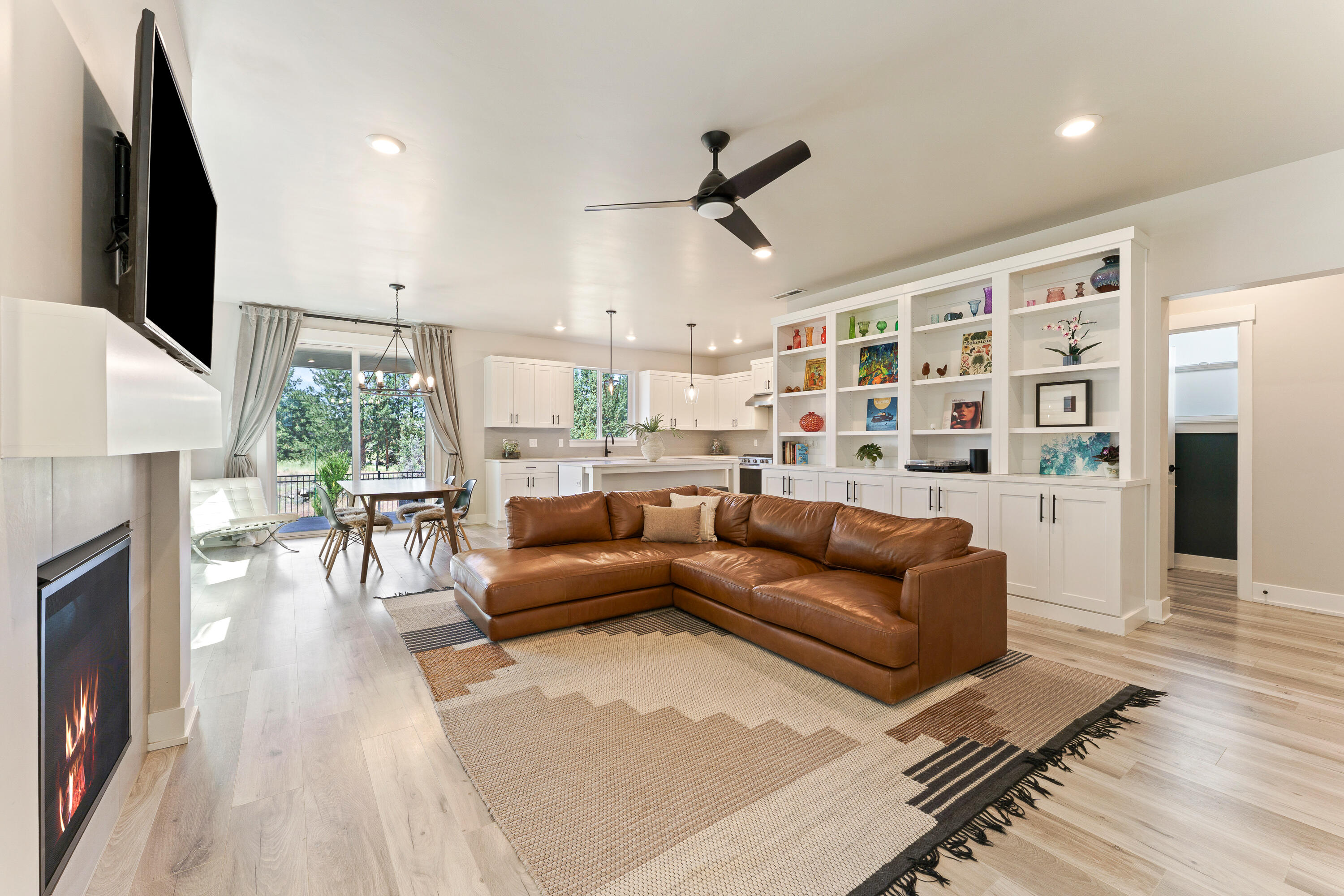 3771 NE Tellus Drive