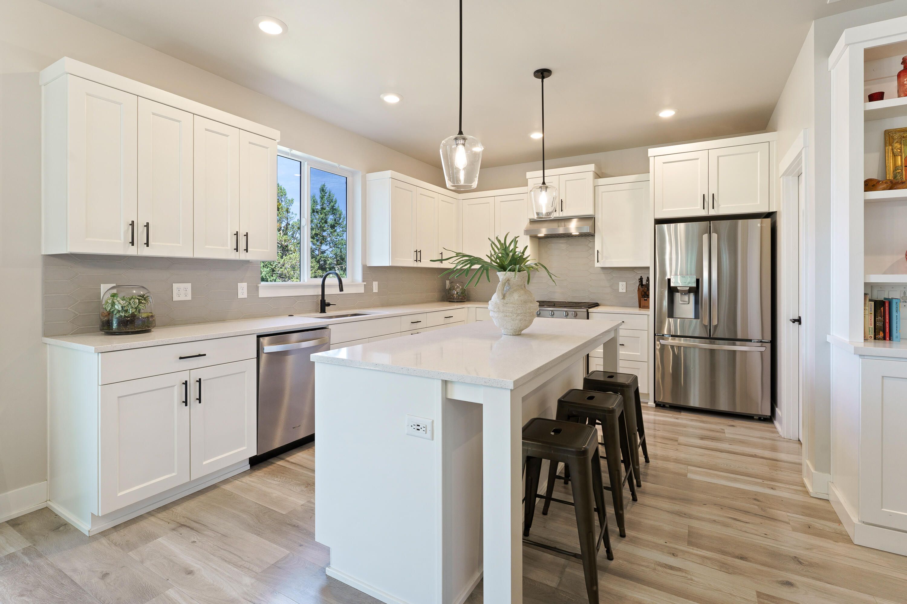 3771 NE Tellus Drive