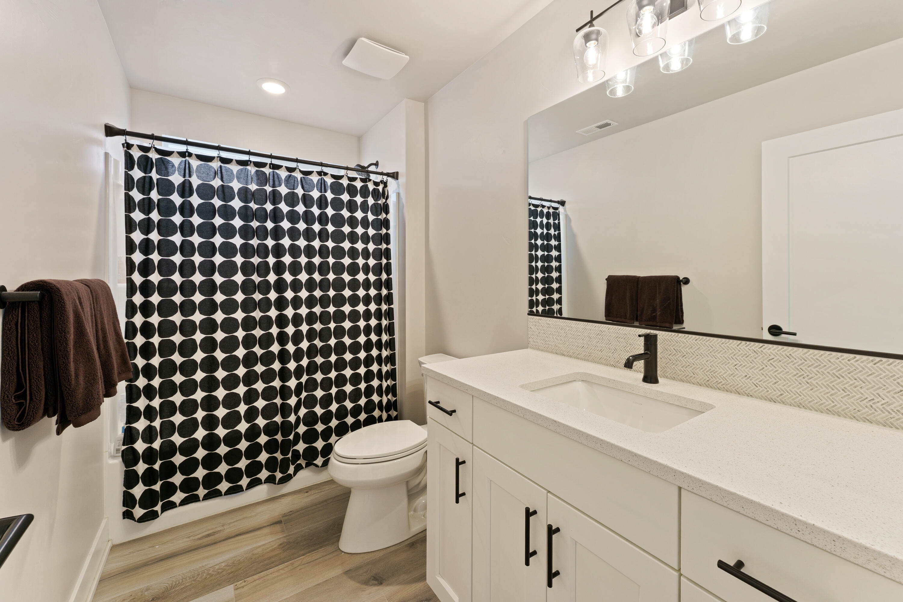 3771 NE Tellus Drive