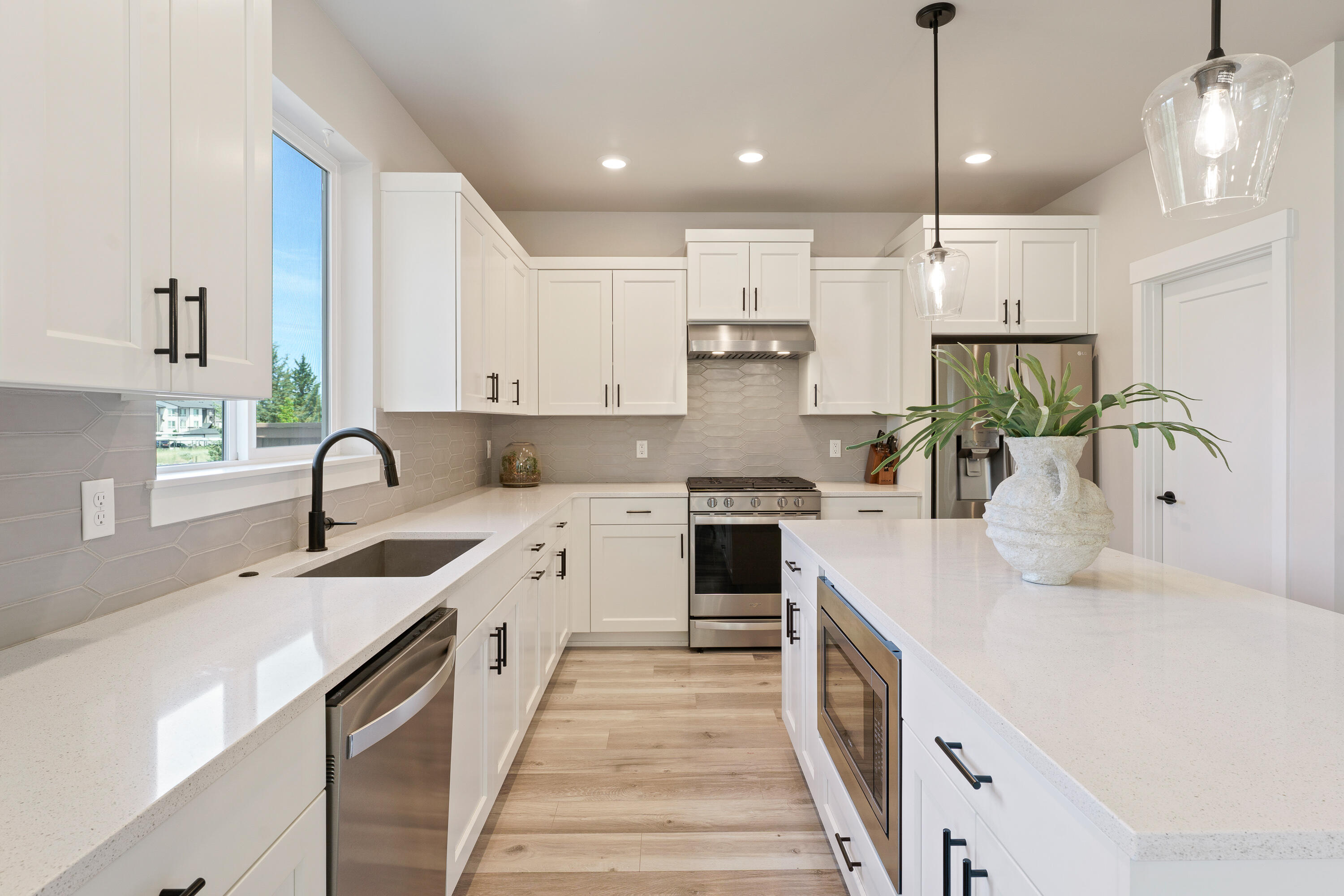 3771 NE Tellus Drive