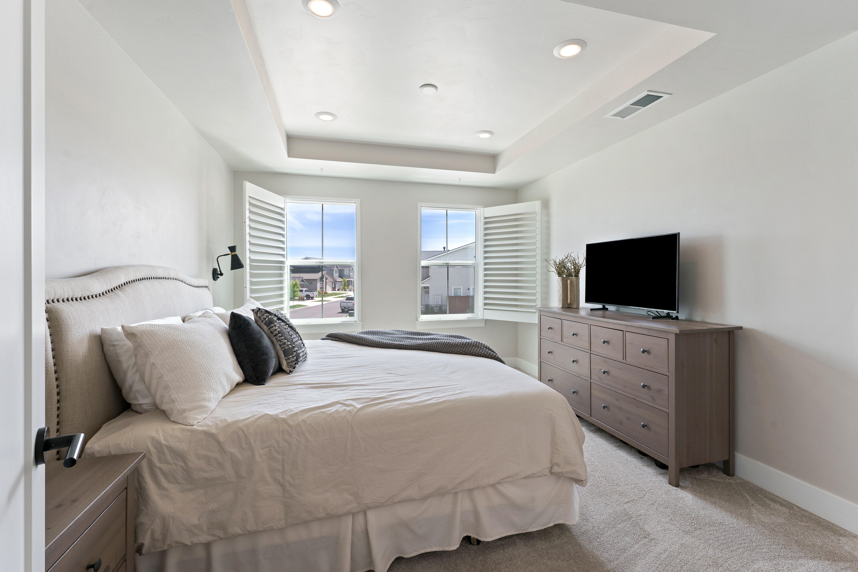 3771 NE Tellus Drive