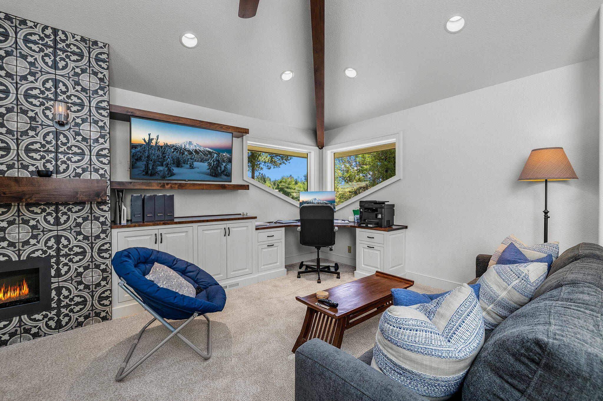 19558 Green Lakes Loop