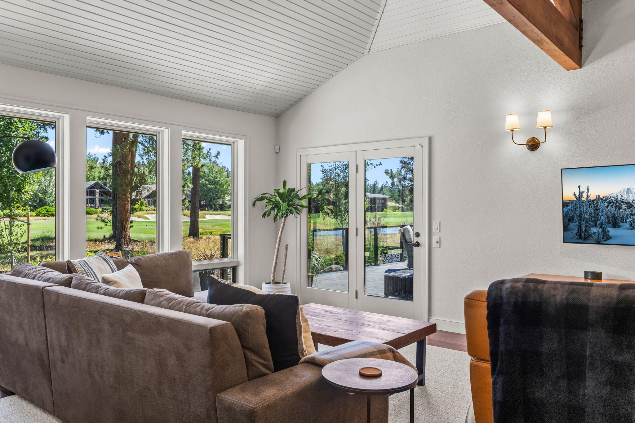 19558 Green Lakes Loop