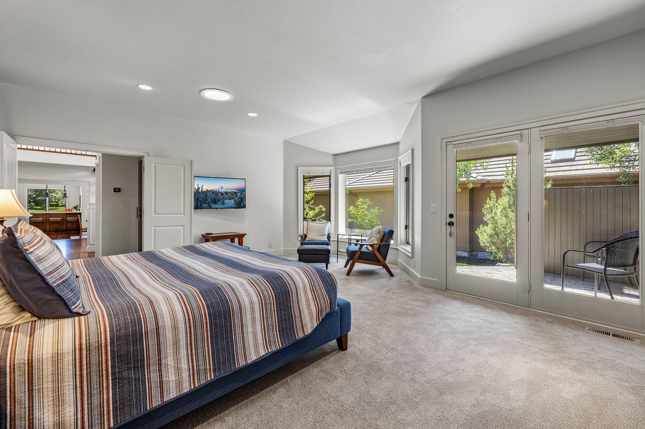 19558 Green Lakes Loop