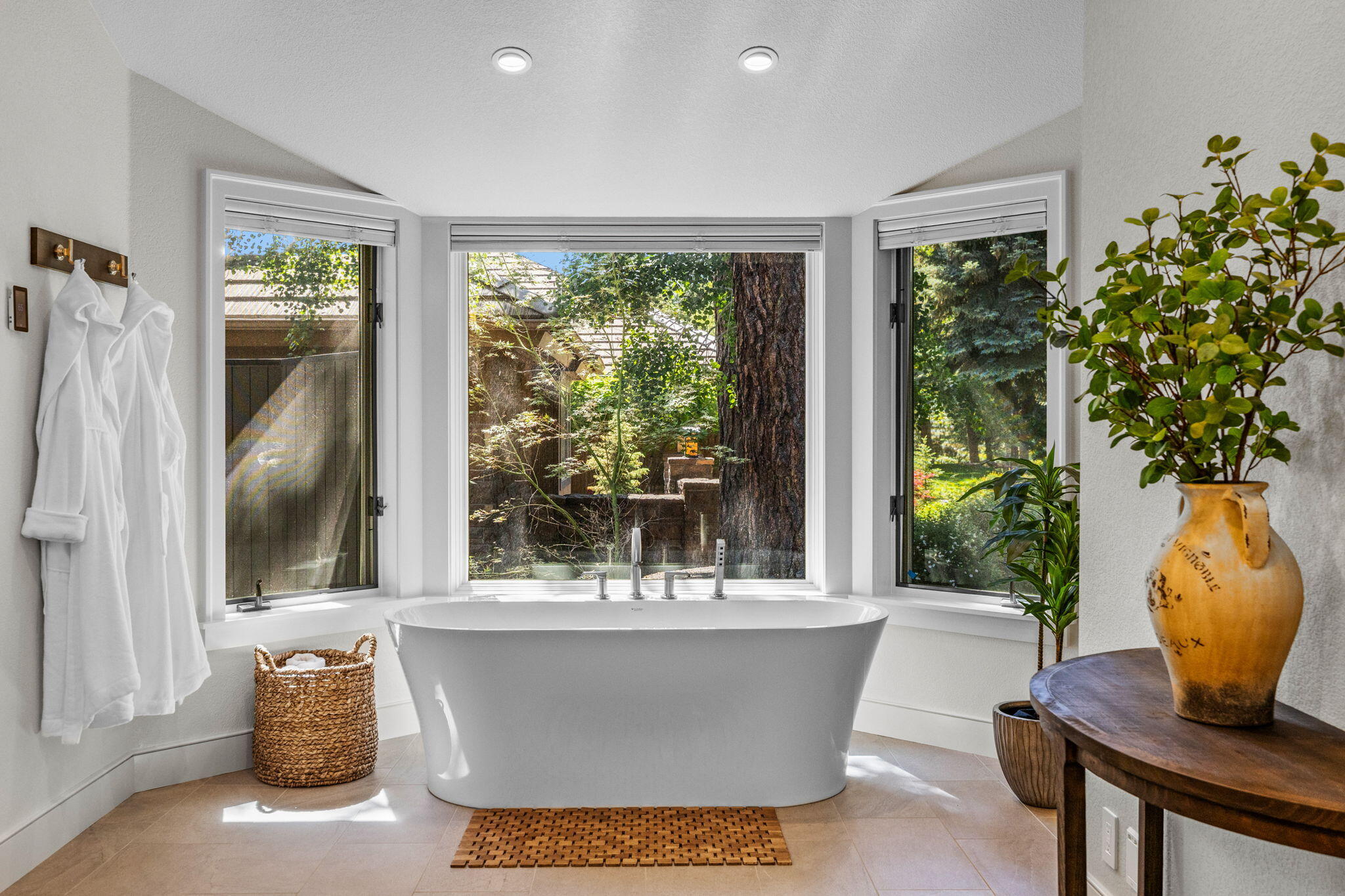 19558 Green Lakes Loop