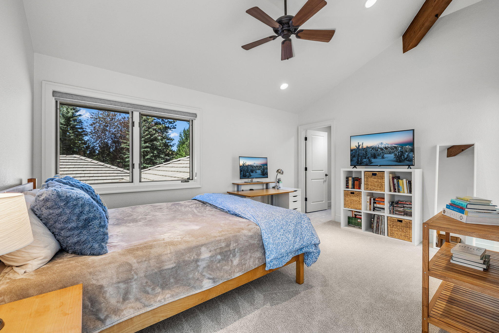 19558 Green Lakes Loop