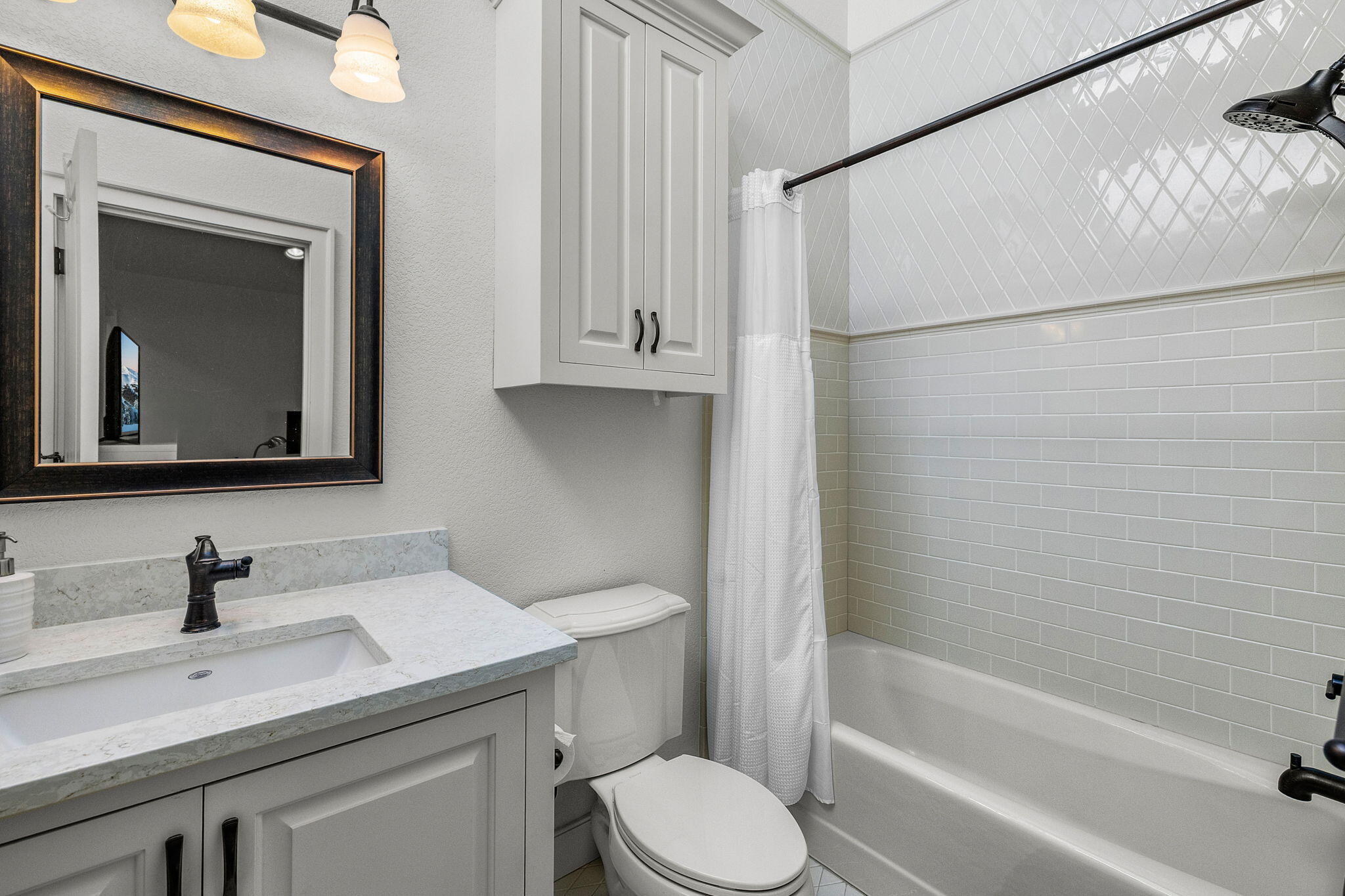 19558 Green Lakes Loop