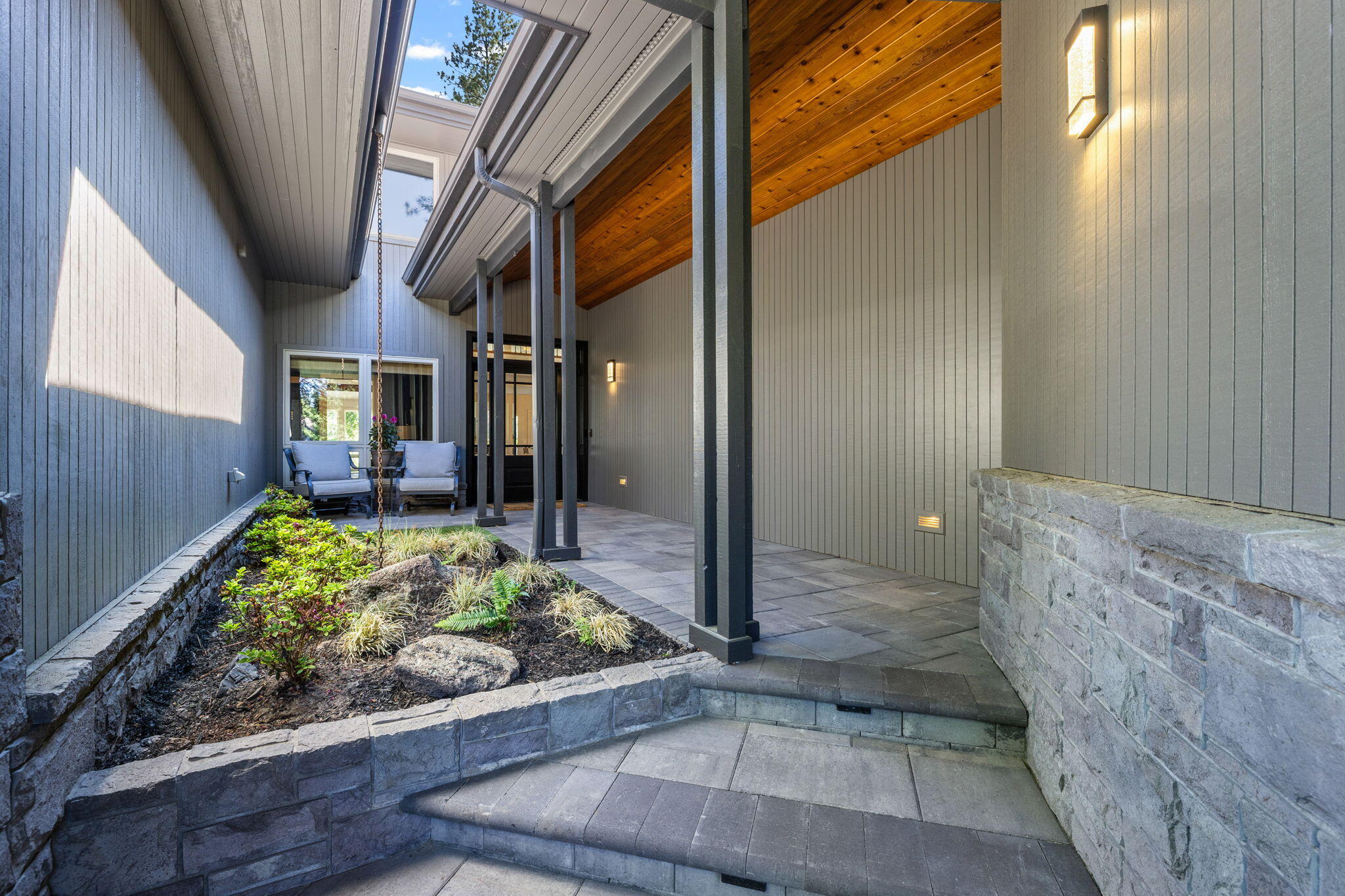 19558 Green Lakes Loop