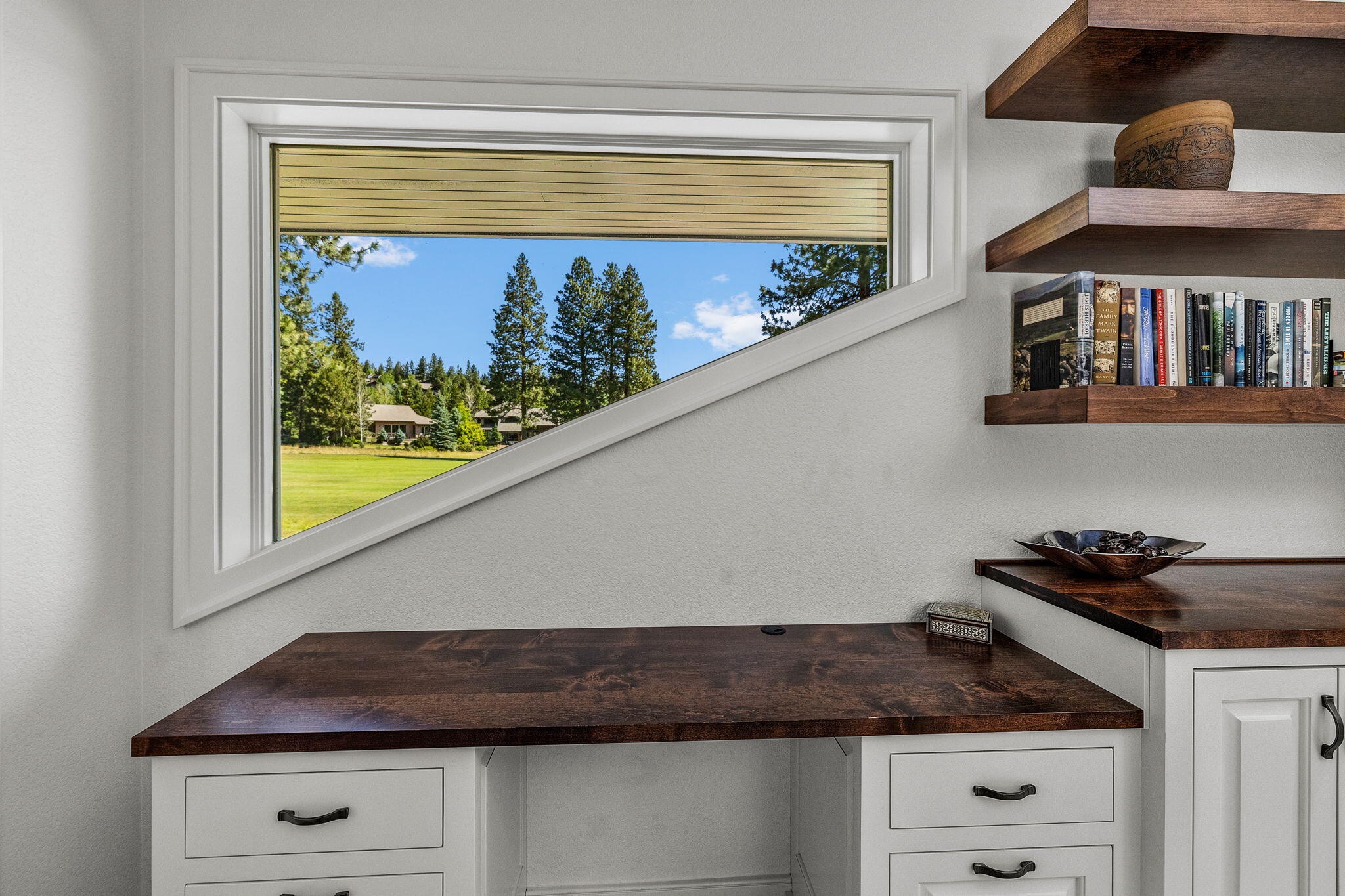 19558 Green Lakes Loop