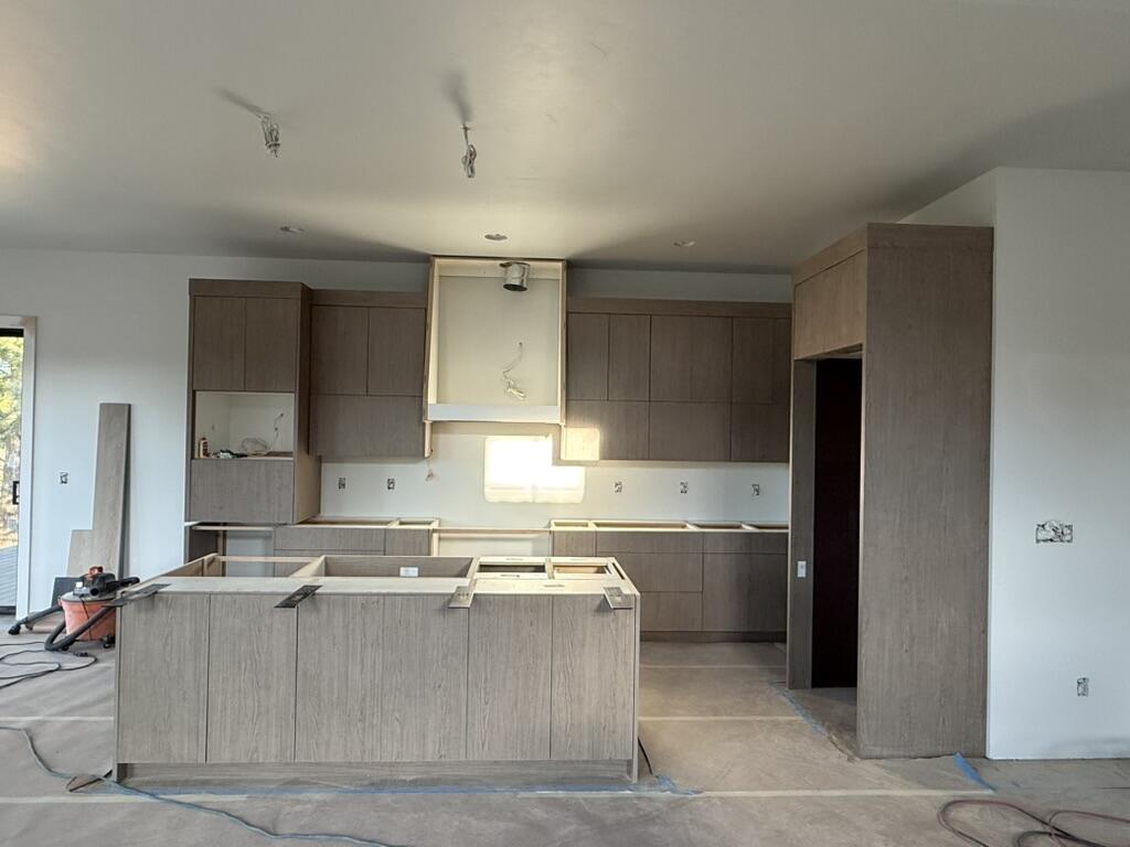 3444 NW Sullivan Avenue