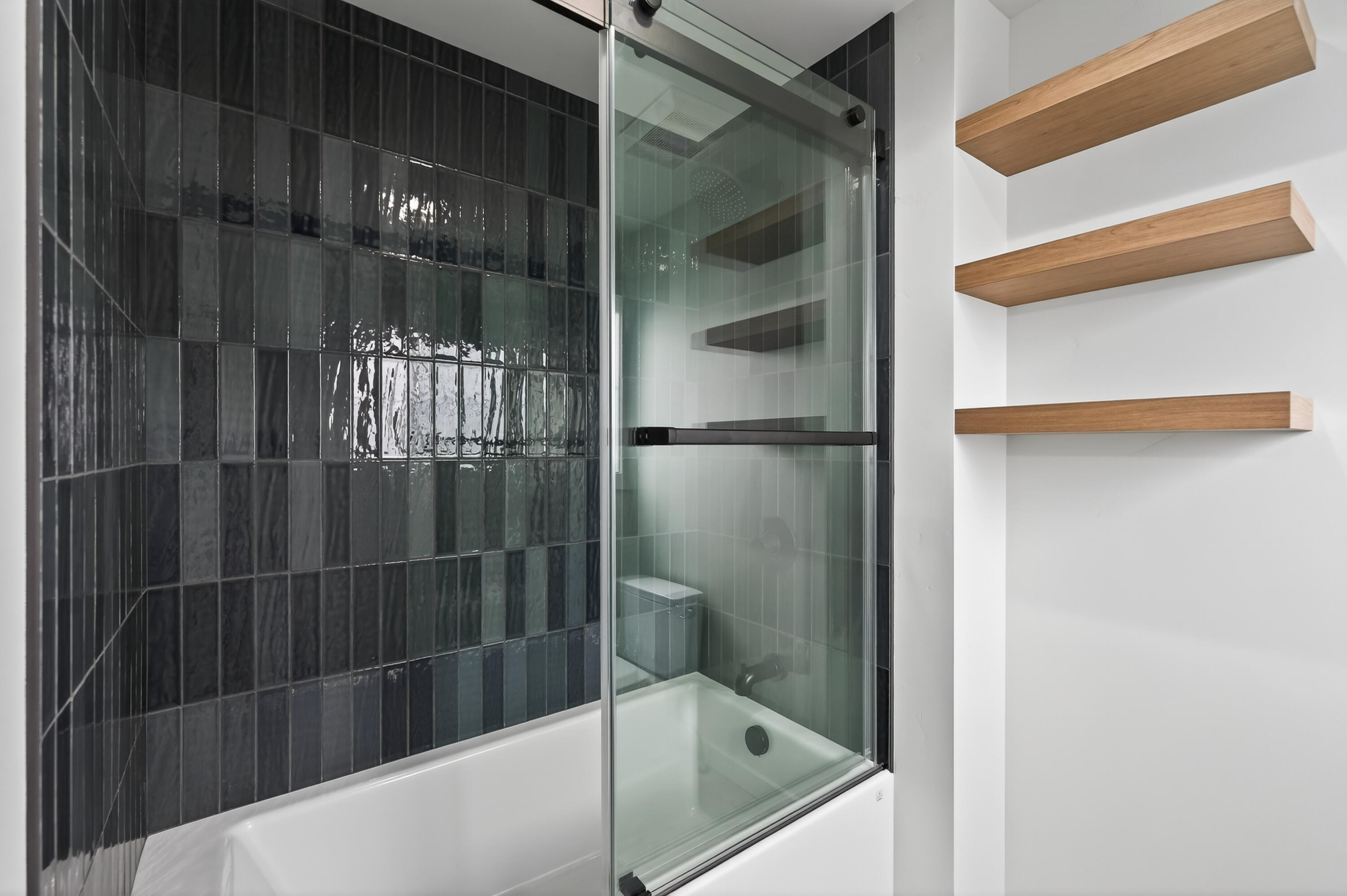 3444 NW Sullivan Avenue