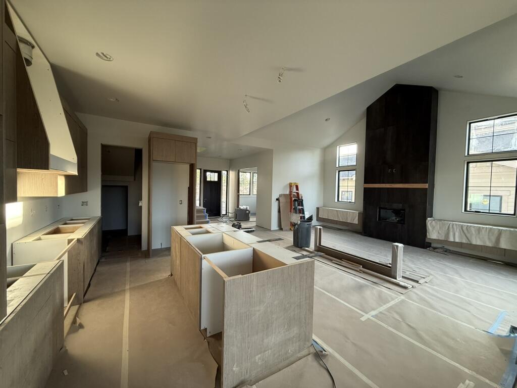 3444 NW Sullivan Avenue