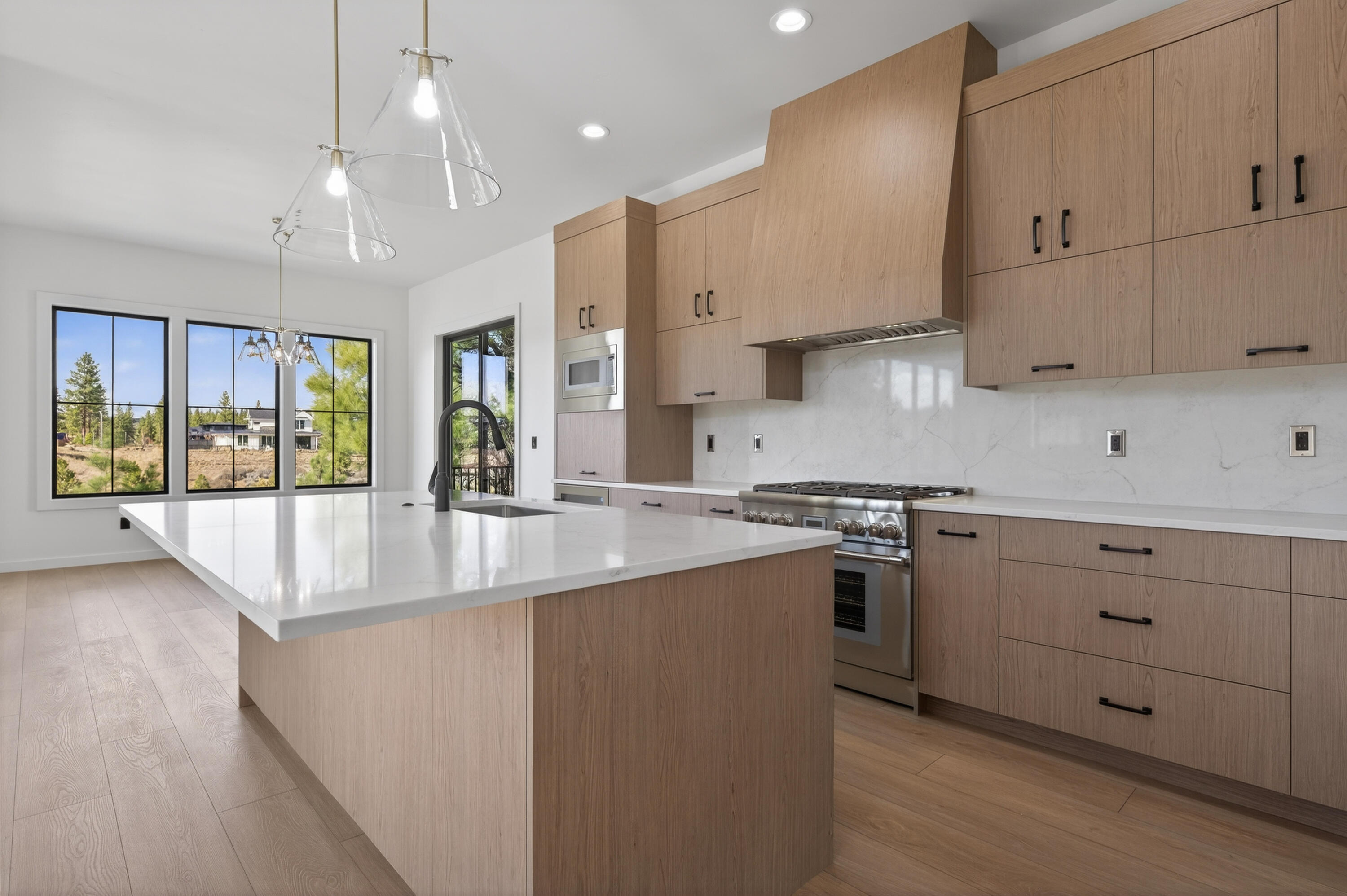 3444 NW Sullivan Avenue