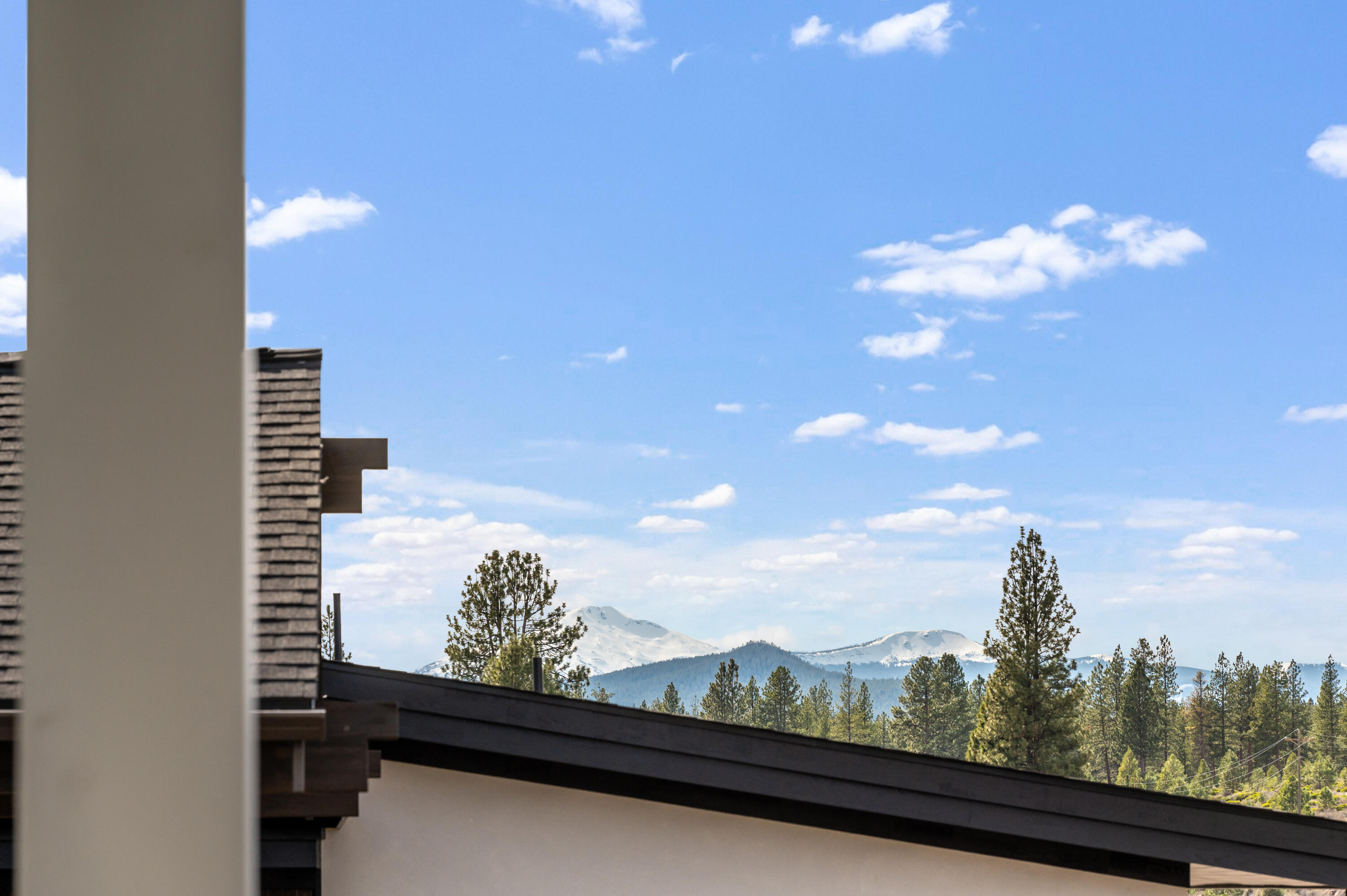 3444 NW Sullivan Avenue