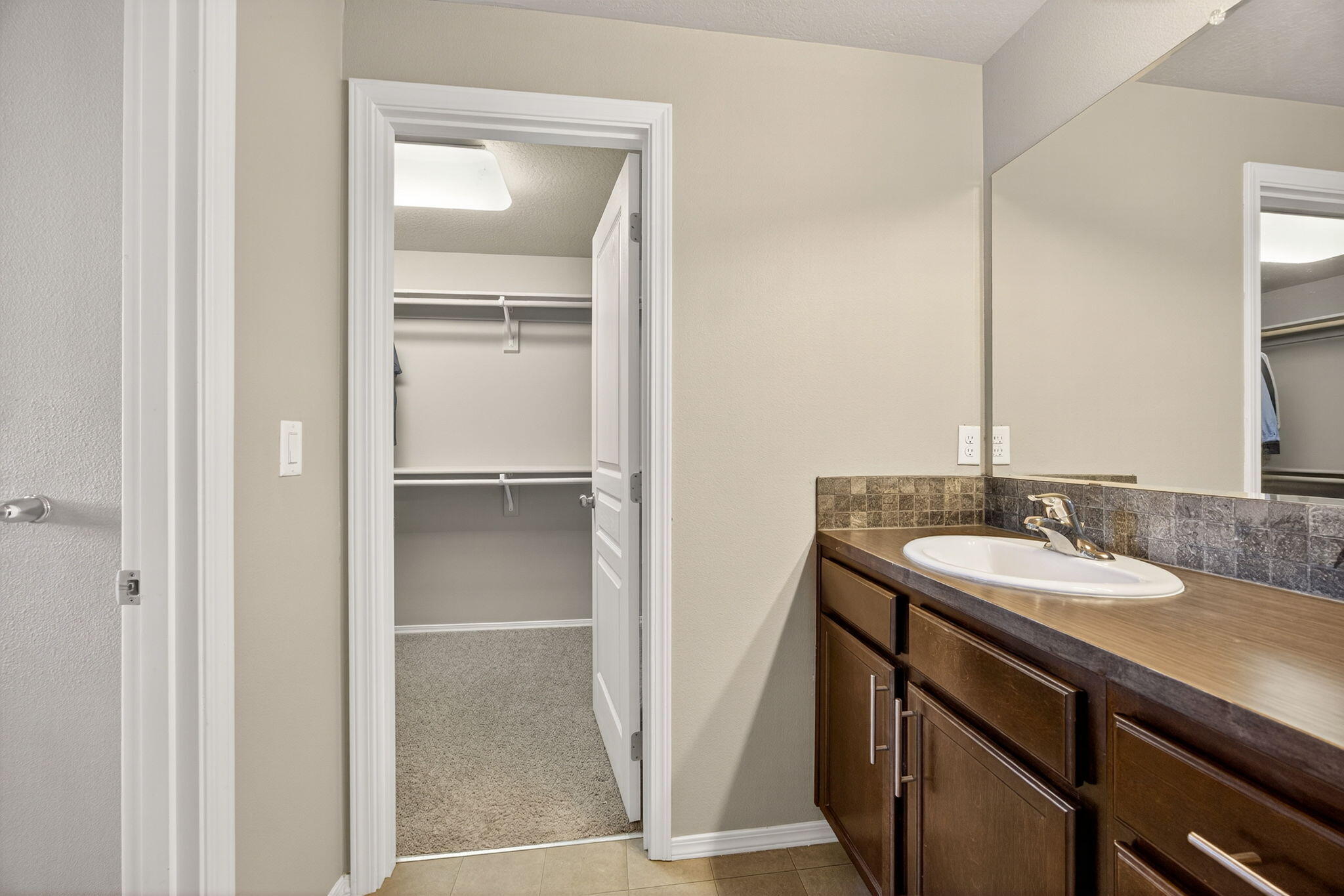 2283 Kingswood Drive