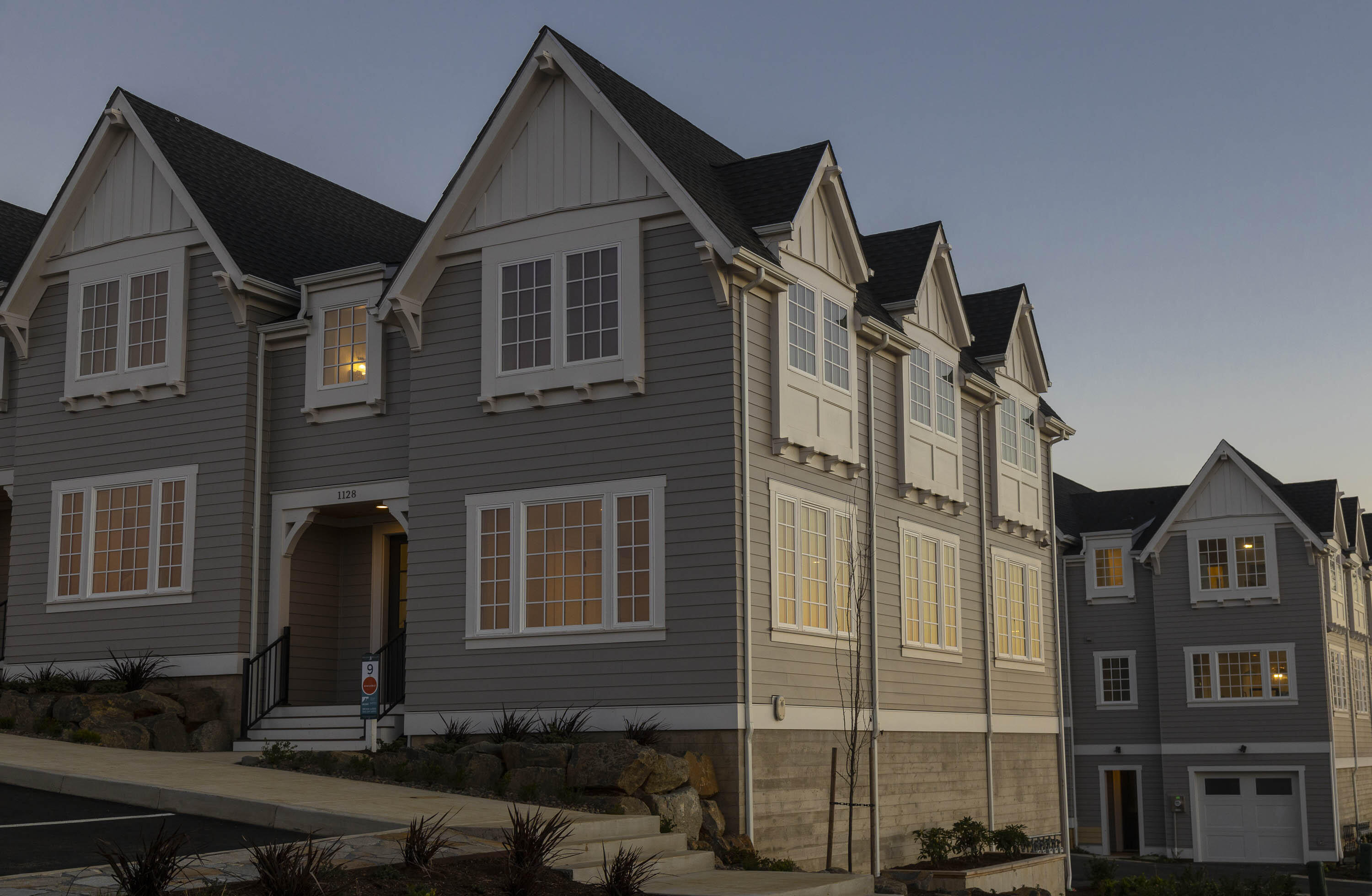 1128 NE Seascape Avenue, 9