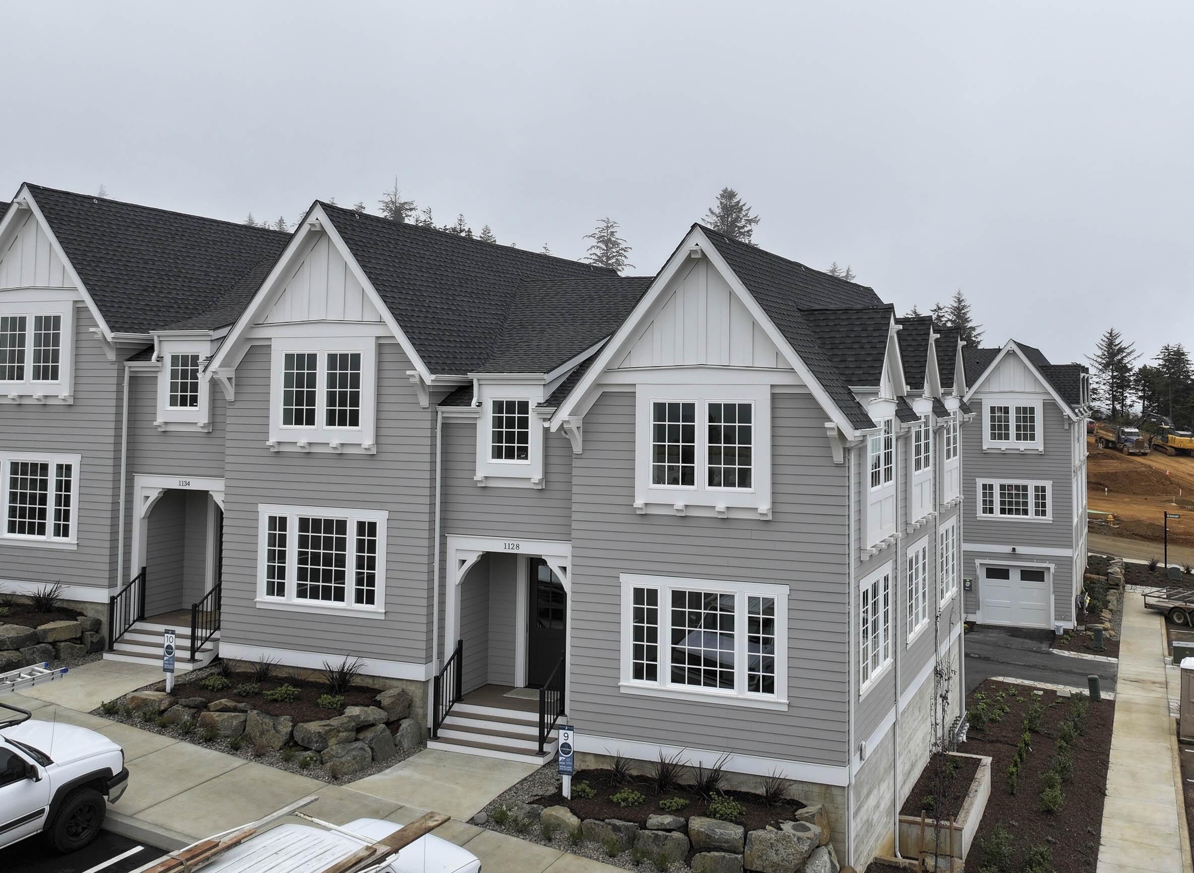 1128 NE Seascape Avenue, 9