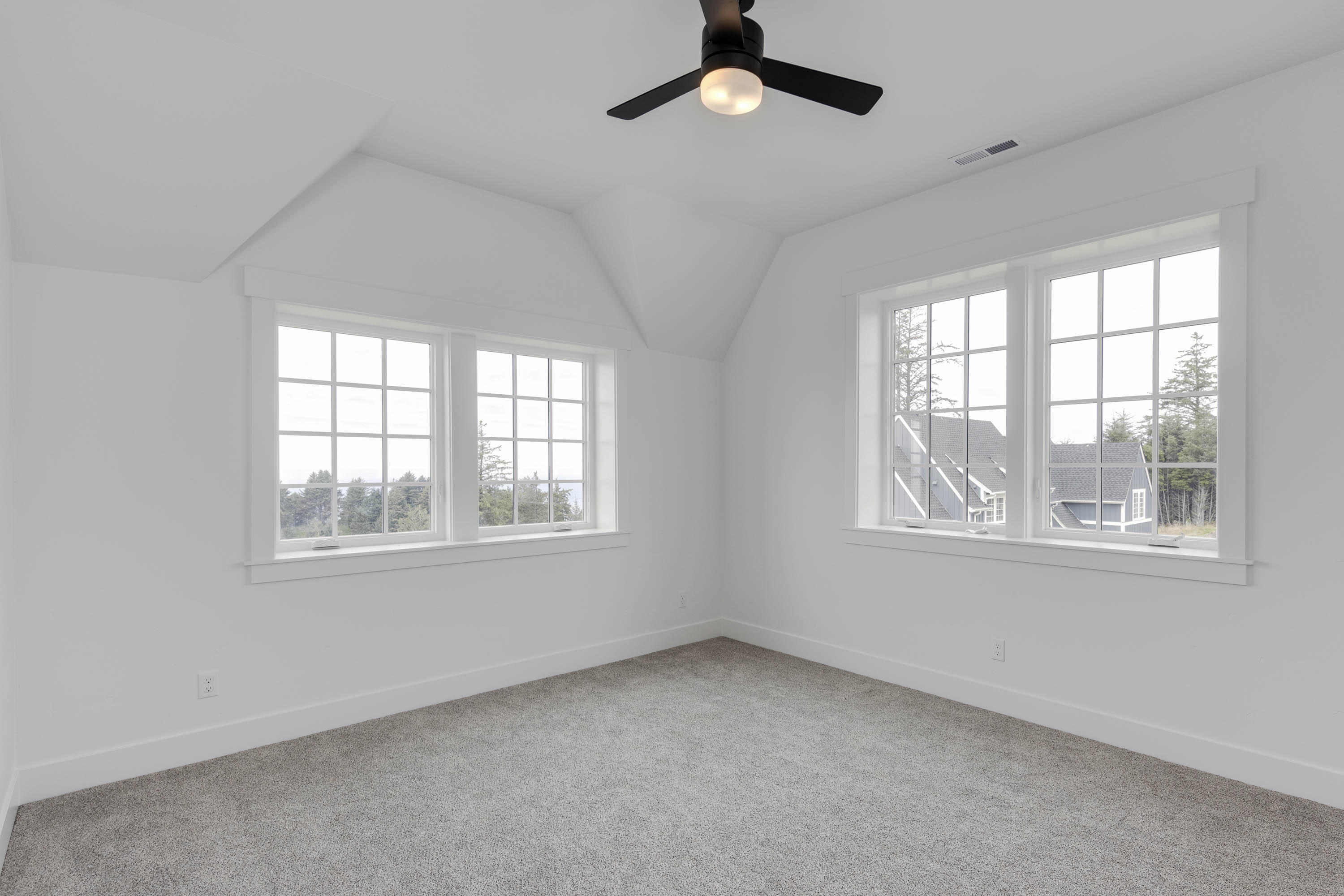 1128 NE Seascape Avenue, 9