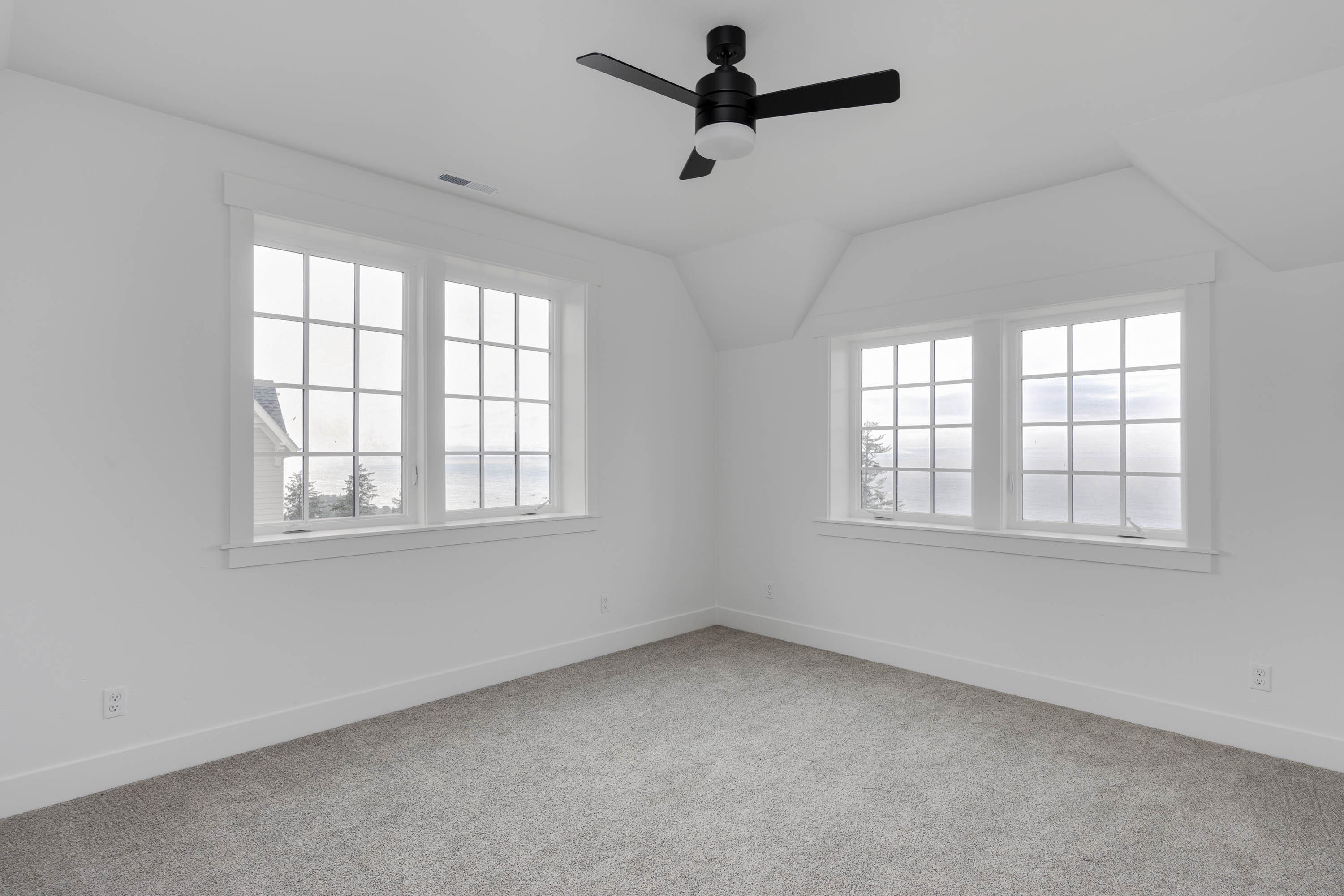 1128 NE Seascape Avenue, 9