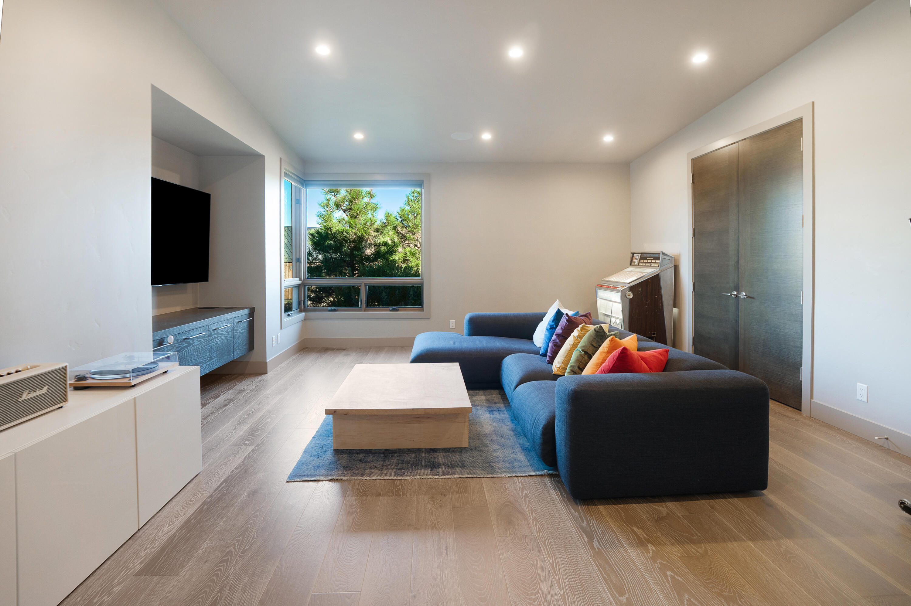 61785 Hosmer Lake Drive