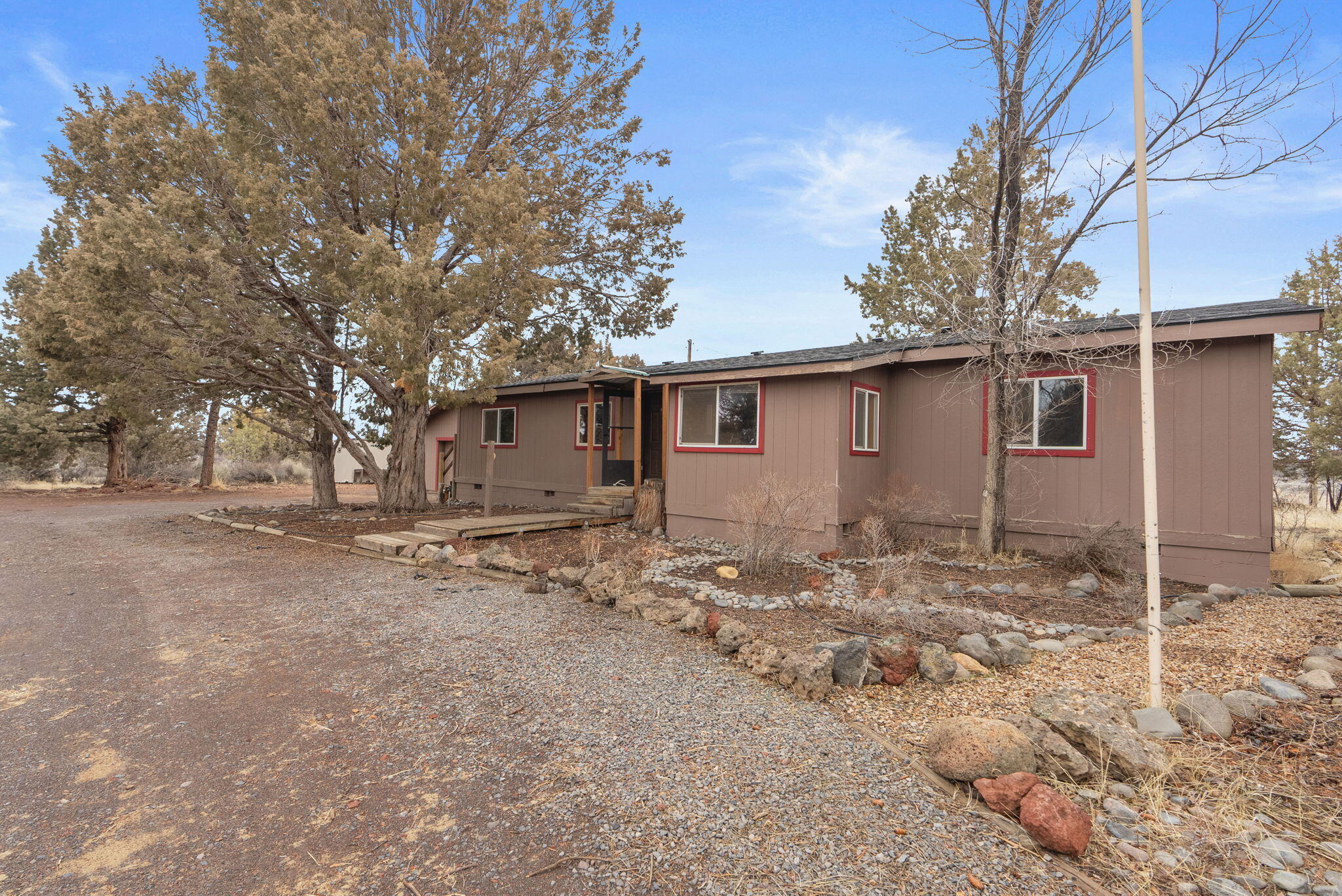 66880 Central Street