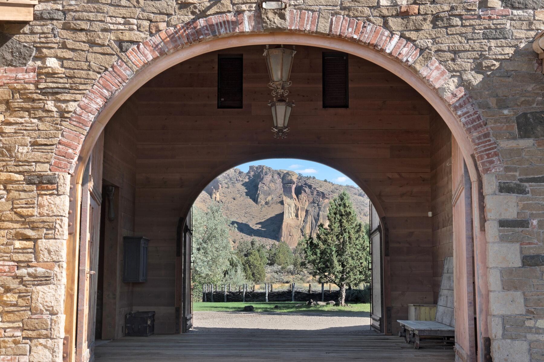 11750 NE Canyons Ranch Drive