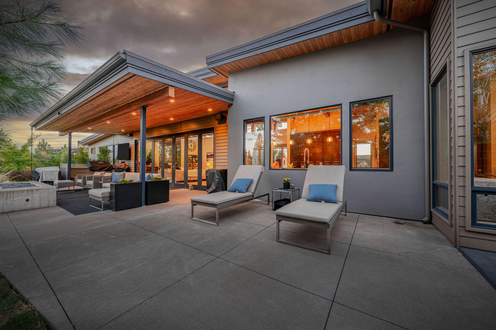 61612 Hosmer Lake Drive