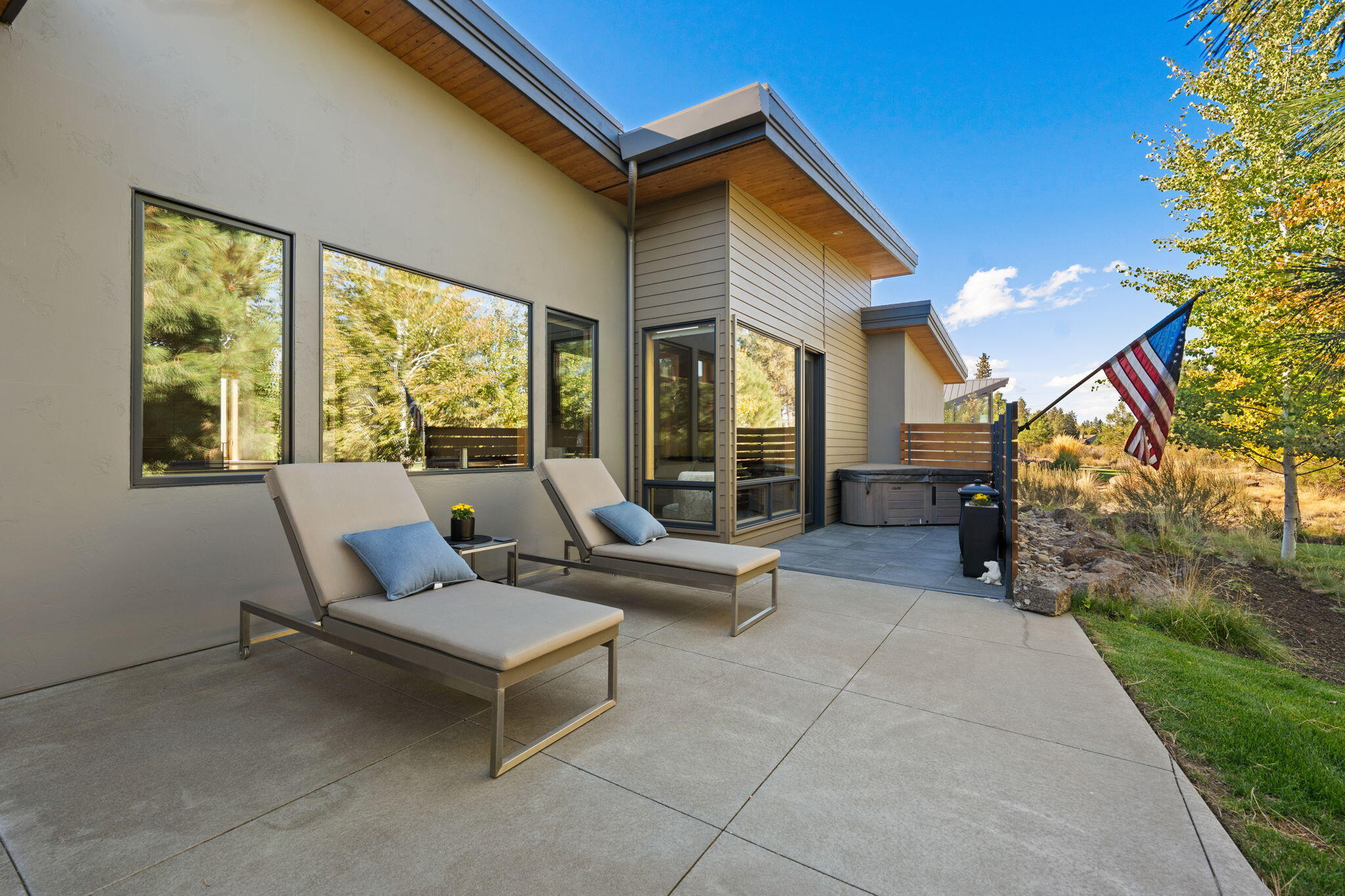 61612 Hosmer Lake Drive