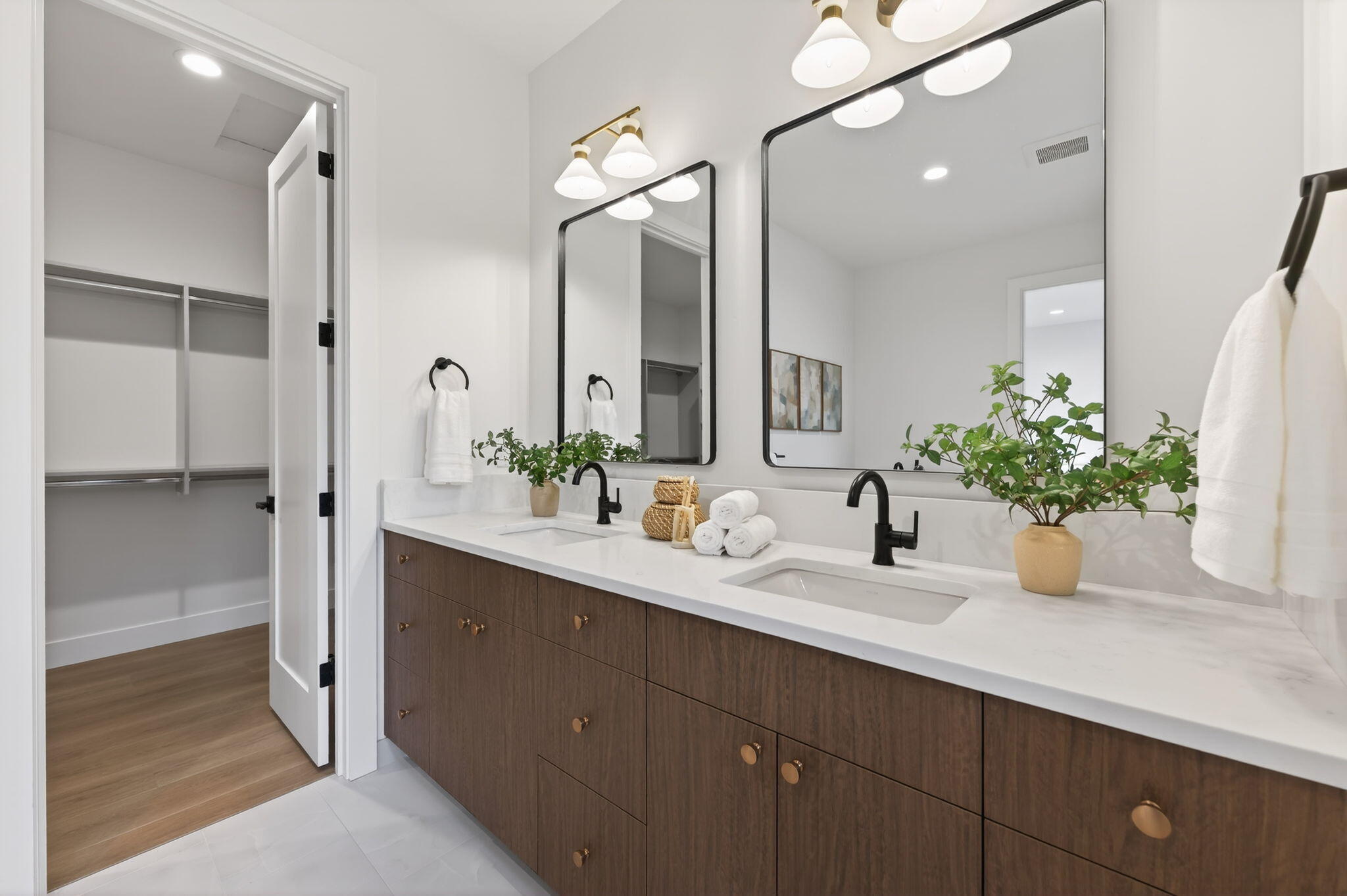 3329 NW Leavitt Lane