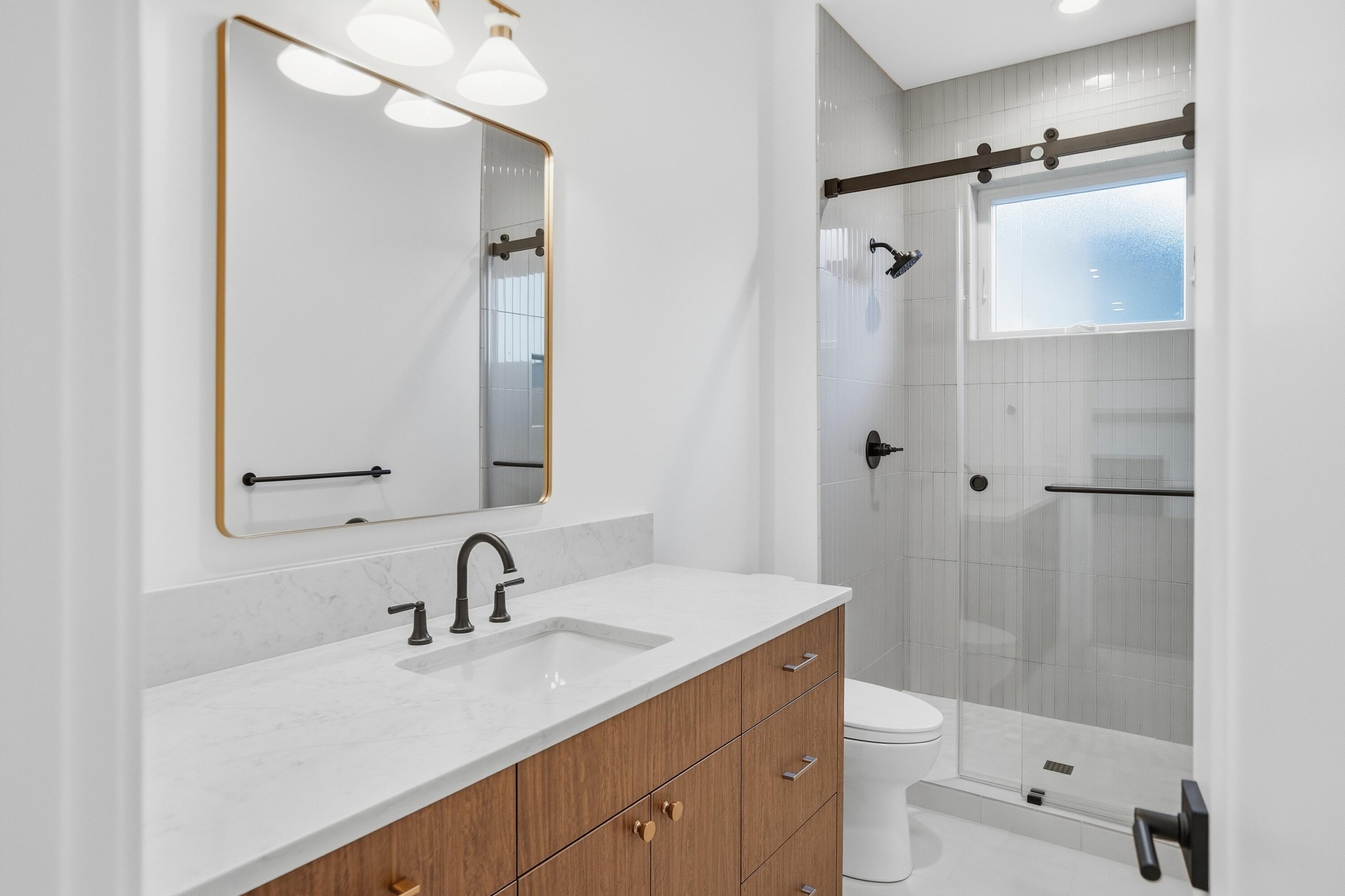 3329 NW Leavitt Lane