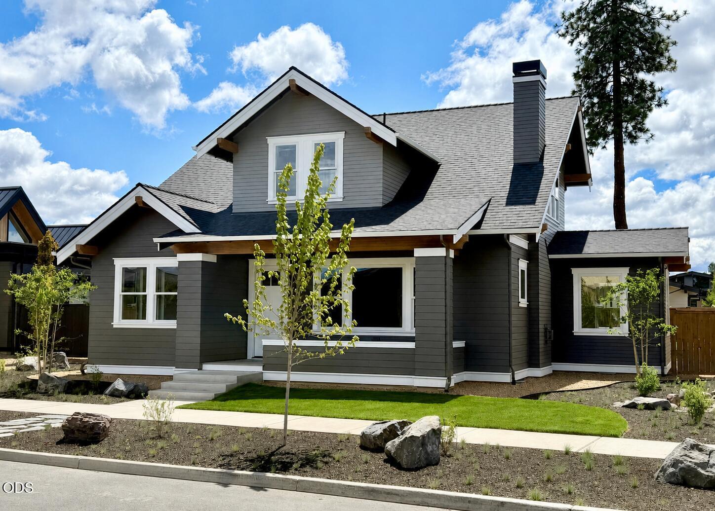 3329 NW Leavitt Lane