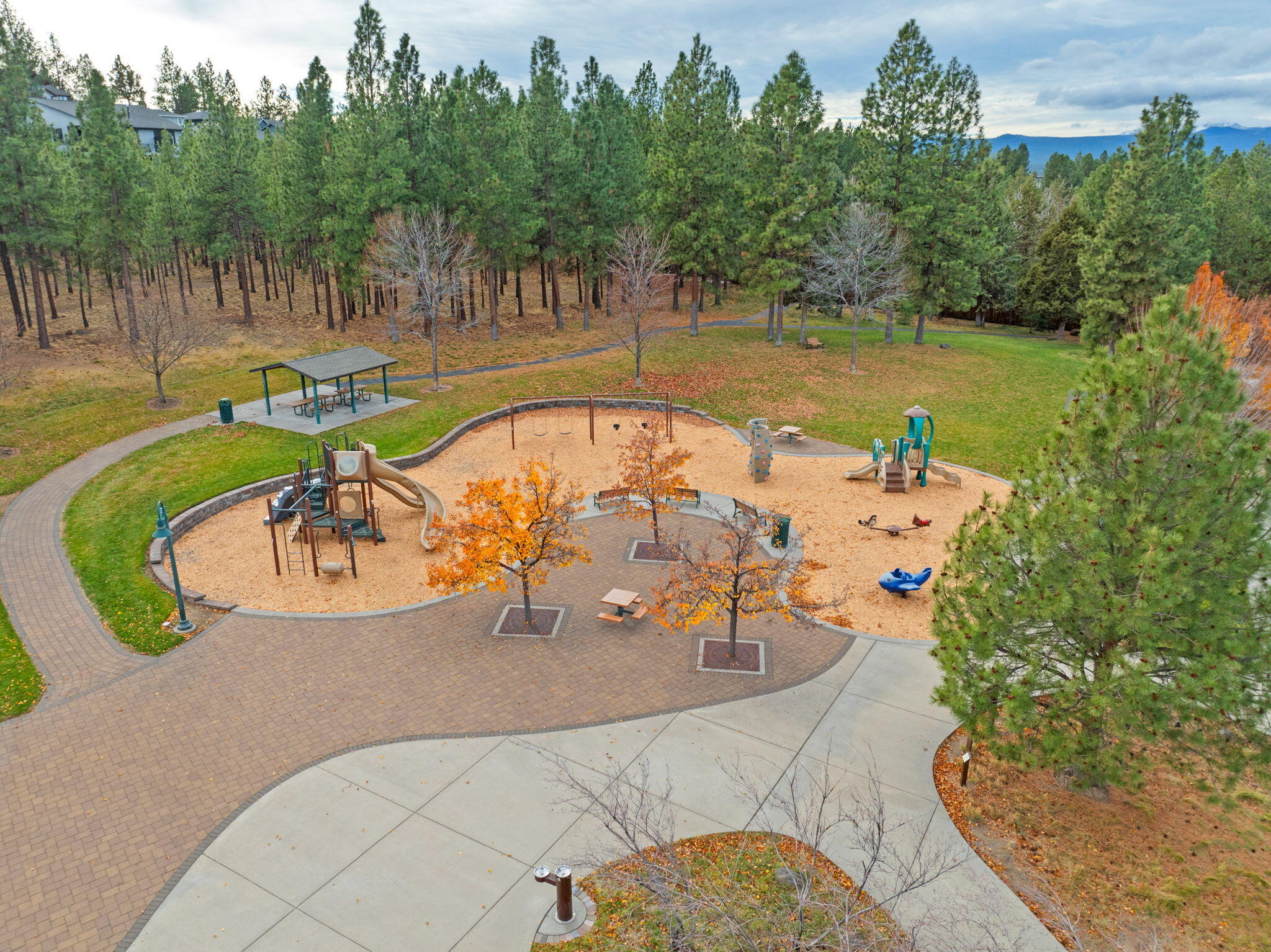 2627 NW Rainbow Ridge Drive