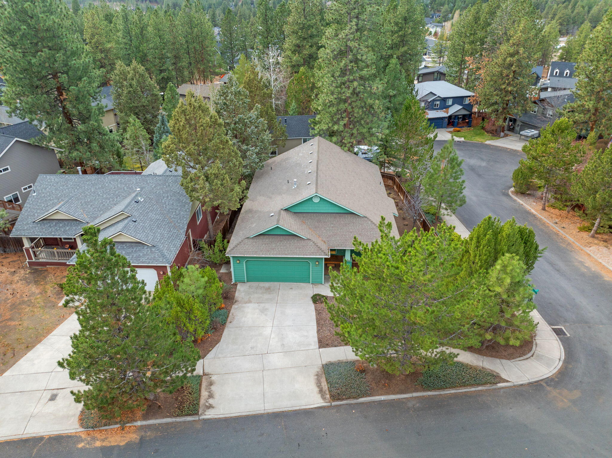 2627 NW Rainbow Ridge Drive