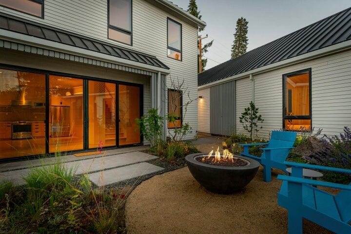 15 NW St Helens Place, # 1 & #2