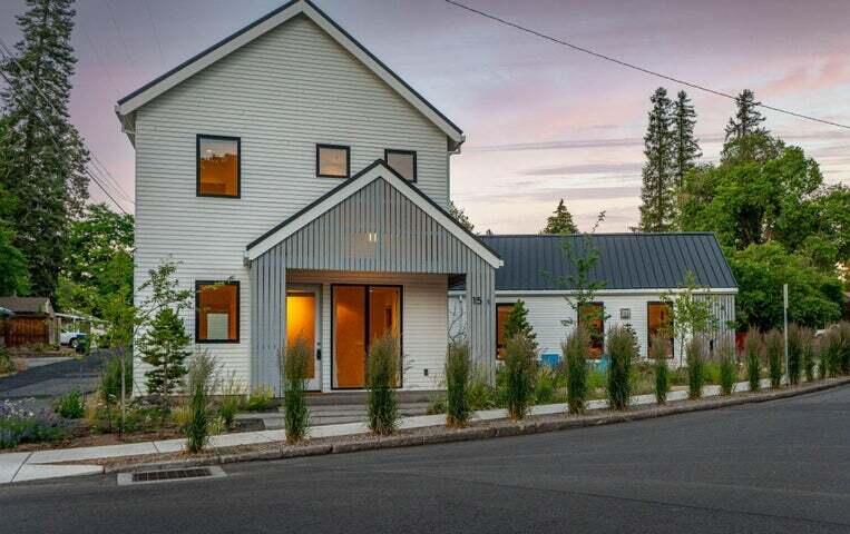 15 NW St Helens Place, # 1 & #2