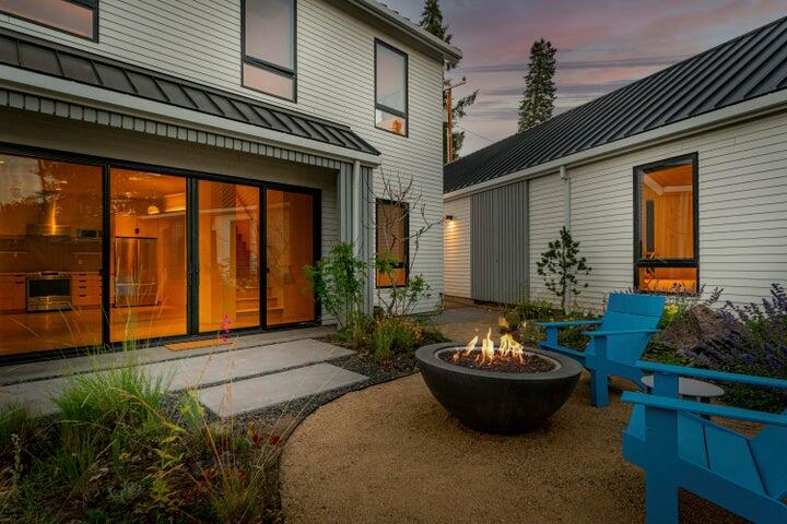 15 NW St Helens Place, # 1 & #2