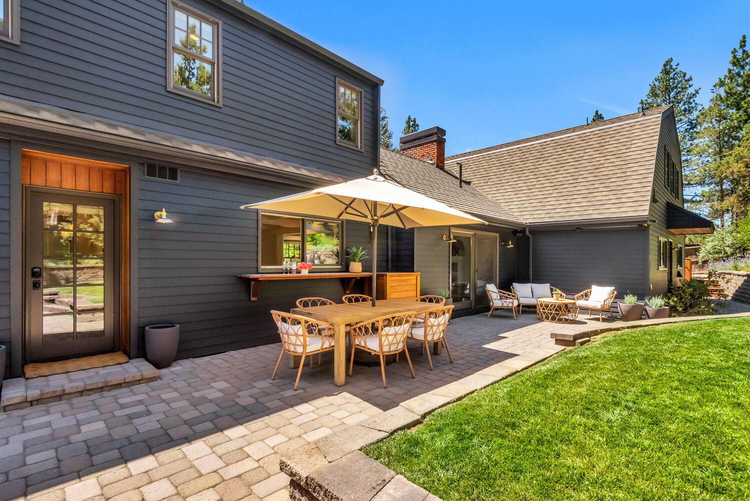 2256 NW Eastes Street