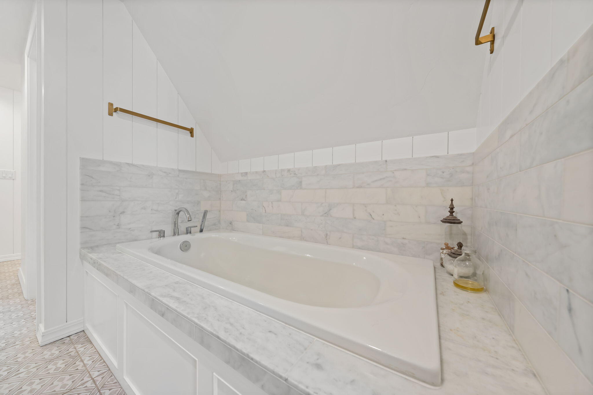 2256 NW Eastes Street