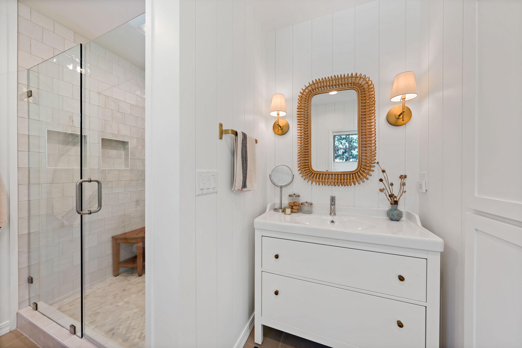 2256 NW Eastes Street