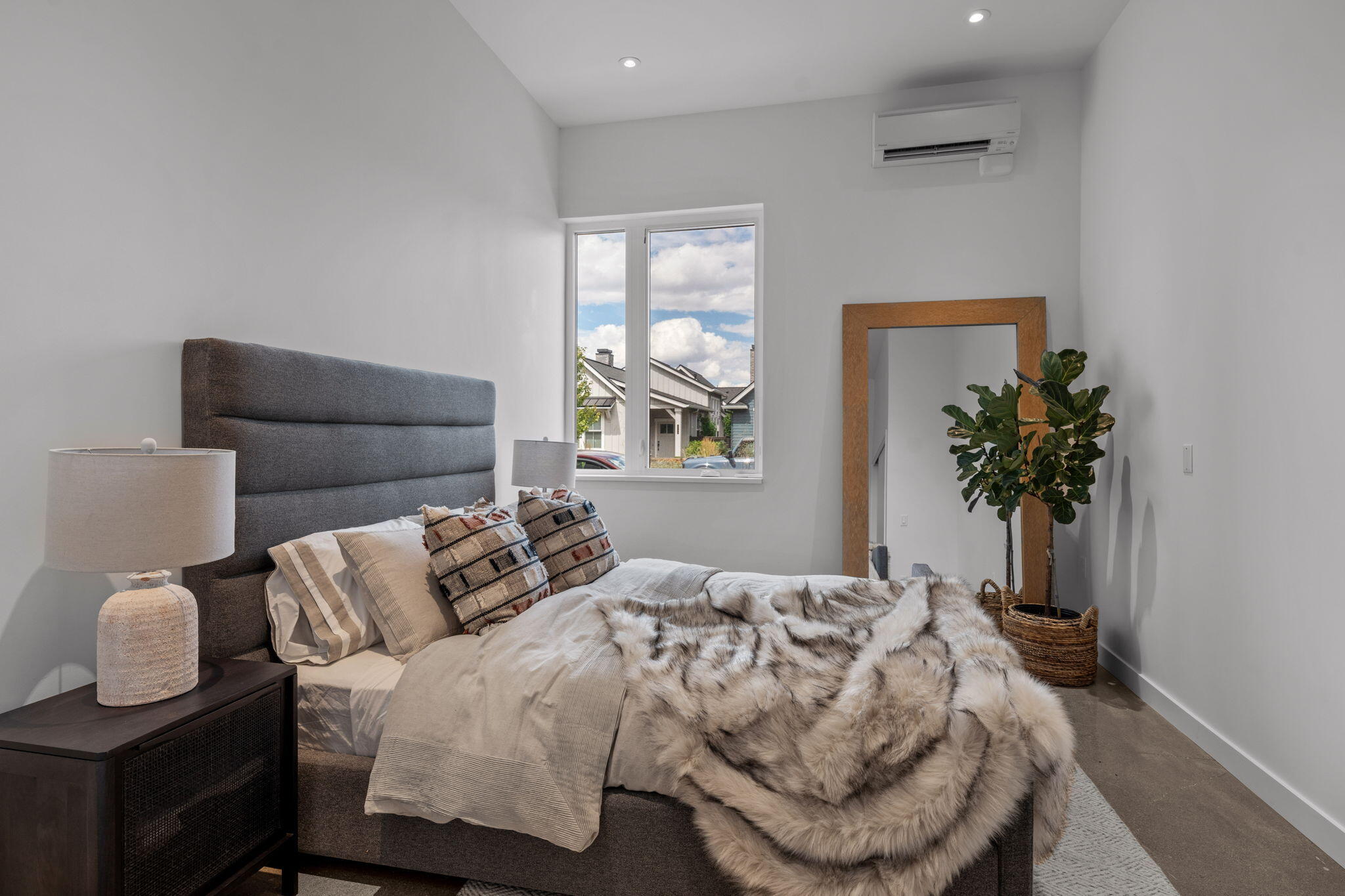 2745 NW Ordway Avenue, 108