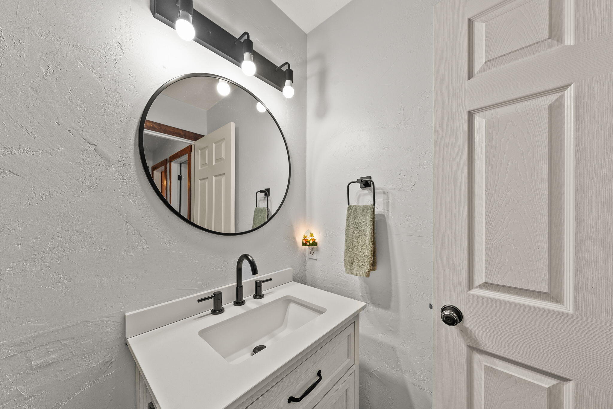 21387 Starling Drive