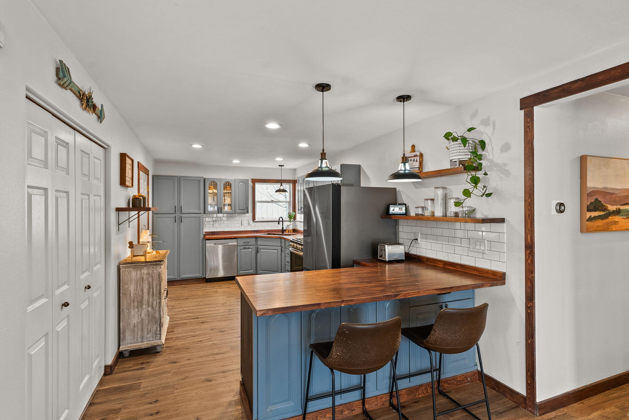 21387 Starling Drive