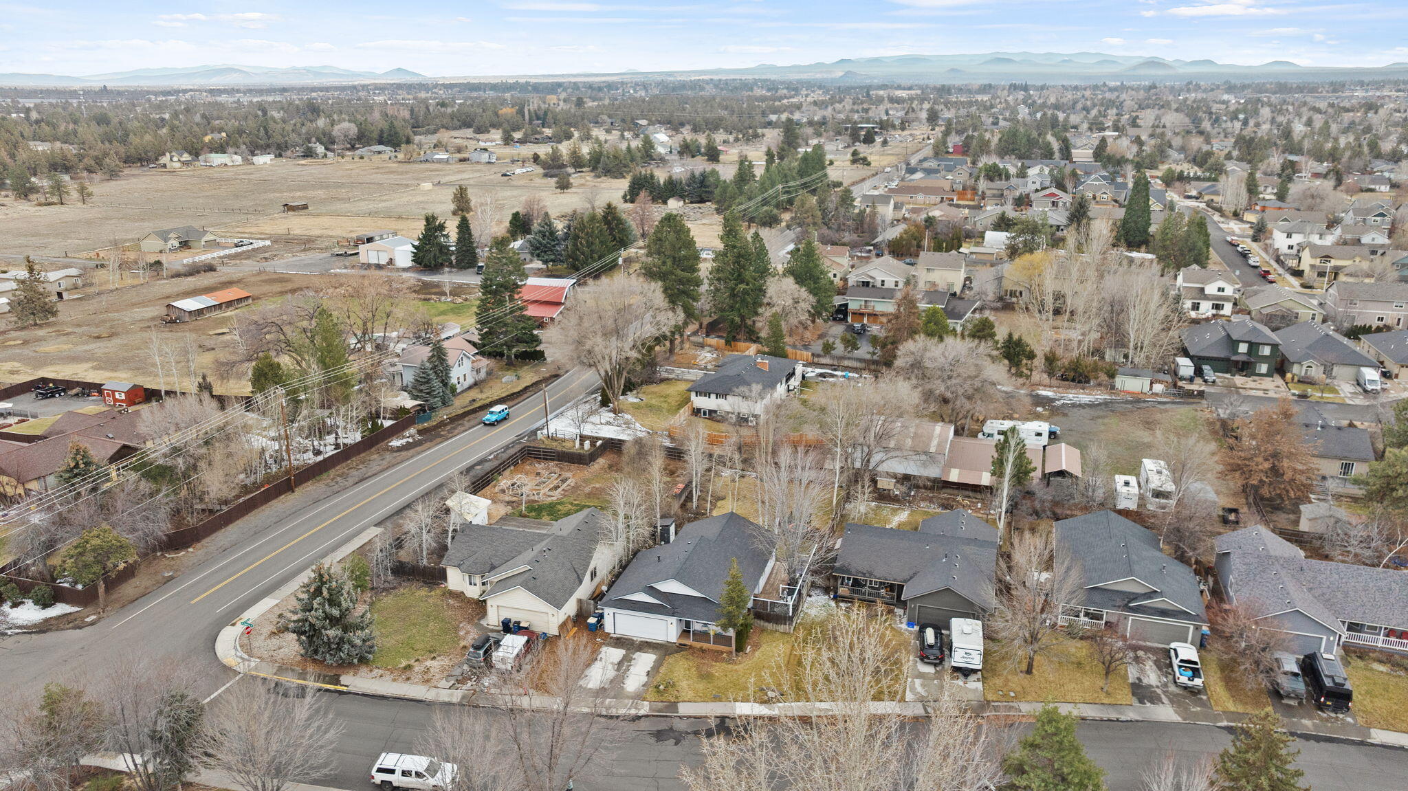 21387 Starling Drive