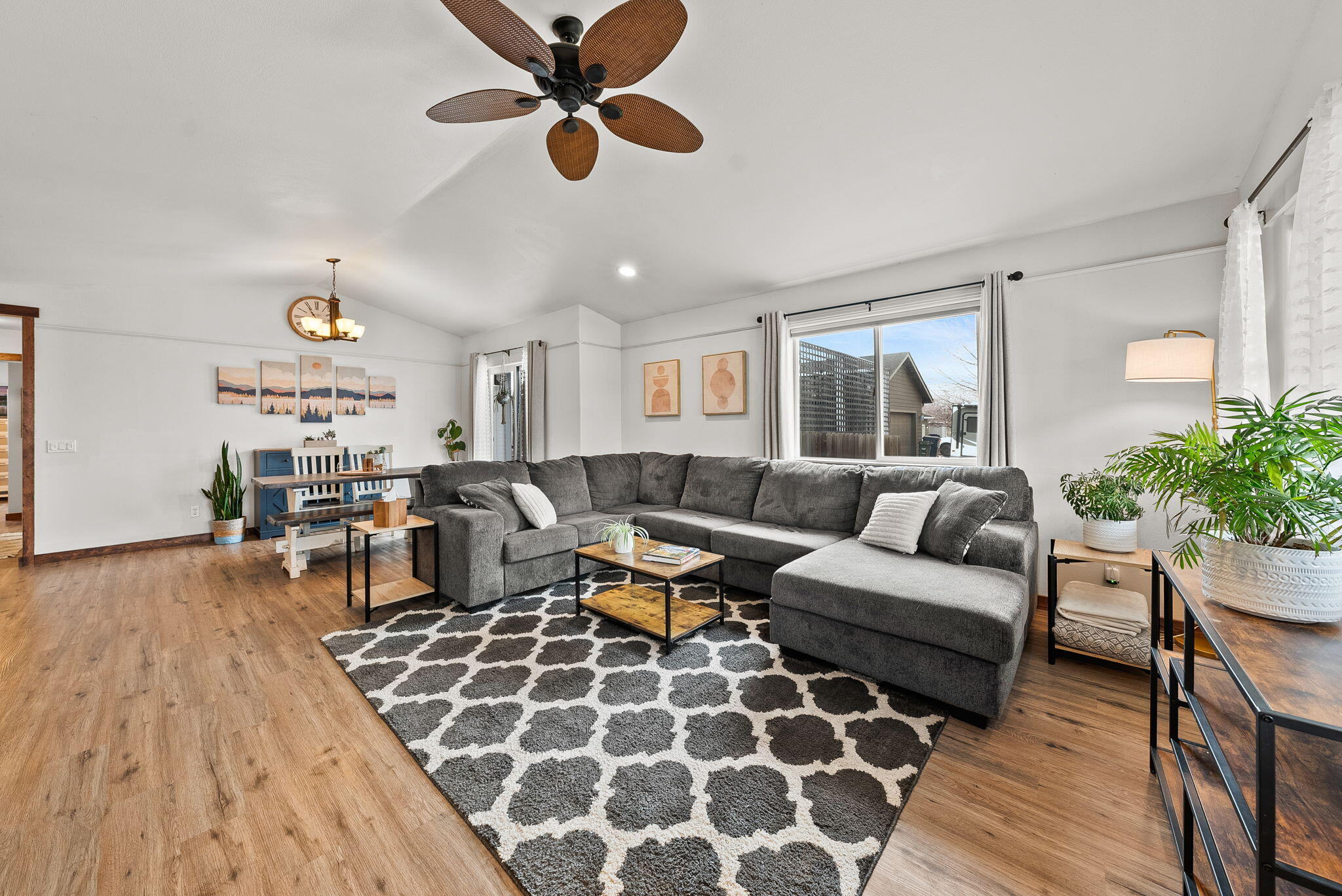 21387 Starling Drive