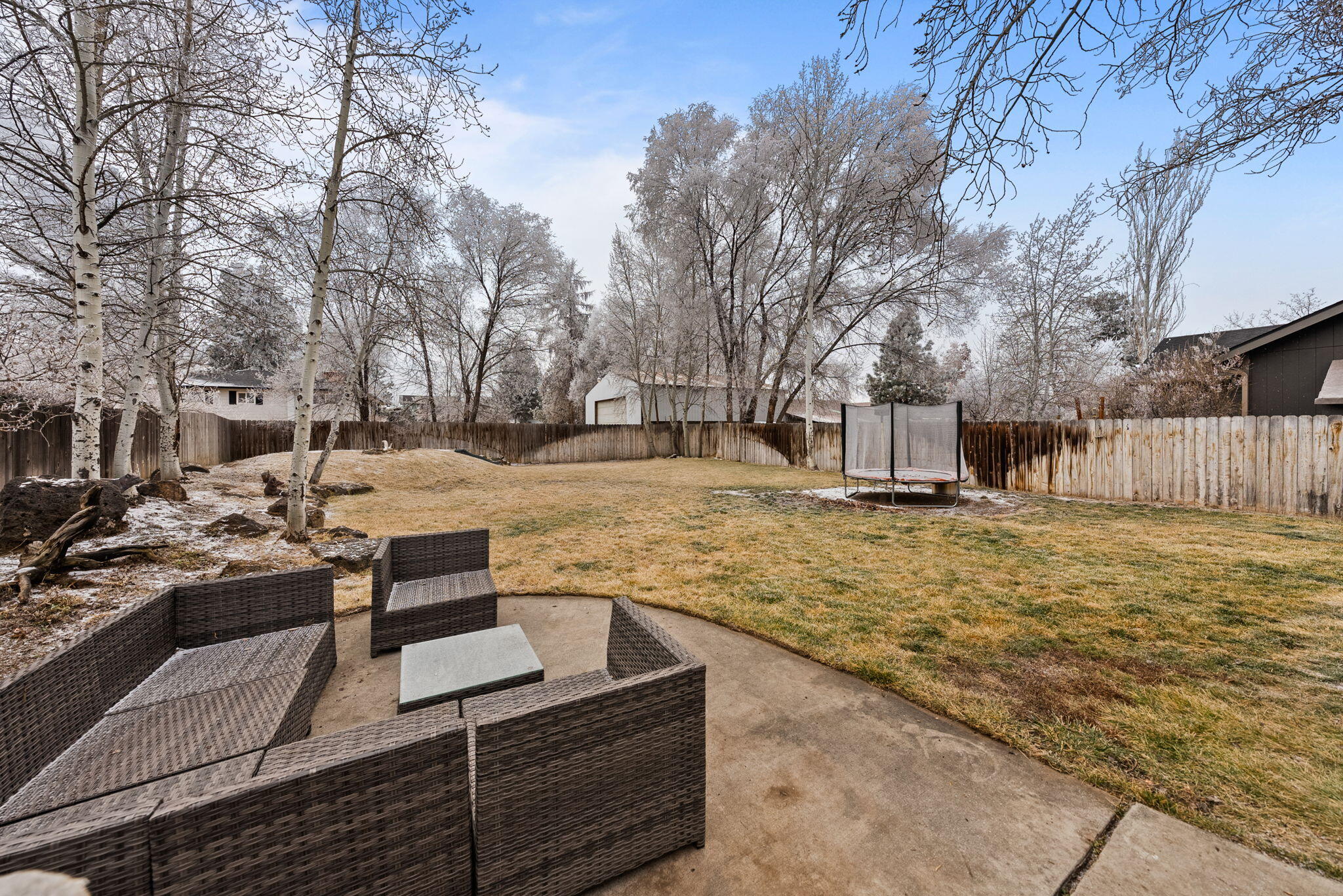 21387 Starling Drive