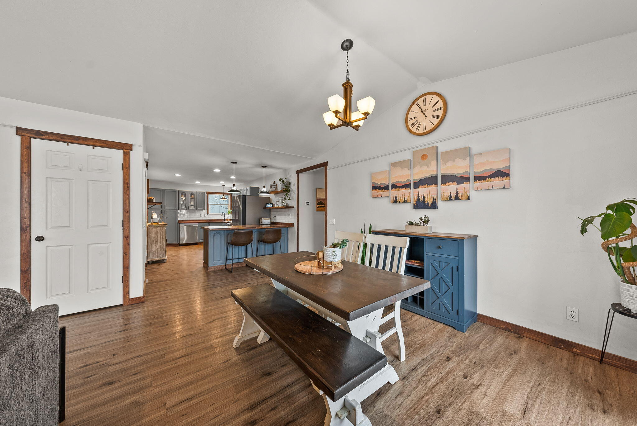 21387 Starling Drive